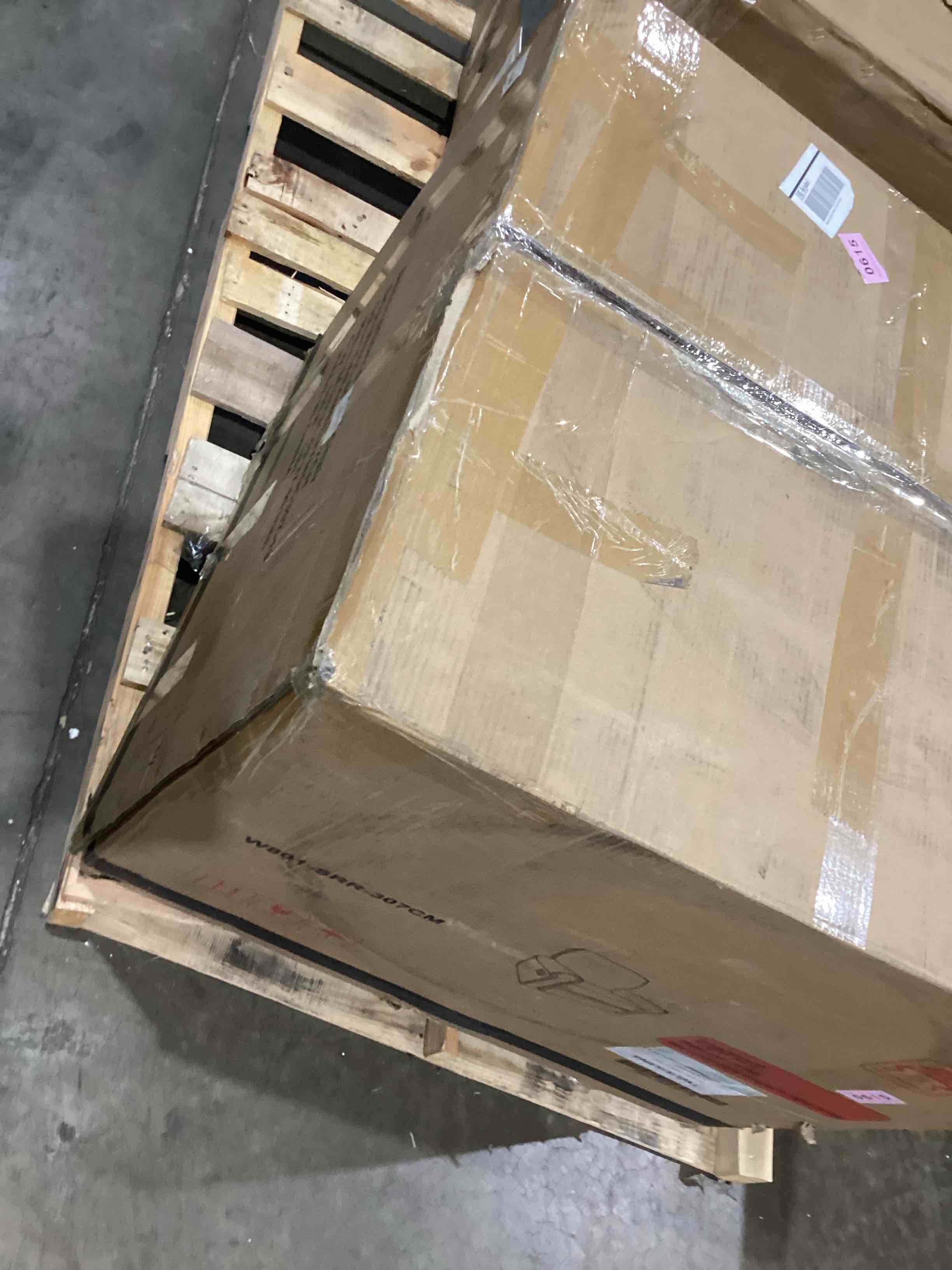 https://s3.amazonaws.com/lotting-images-prod/bidfta/RED4410992_1750851285690.jpeg