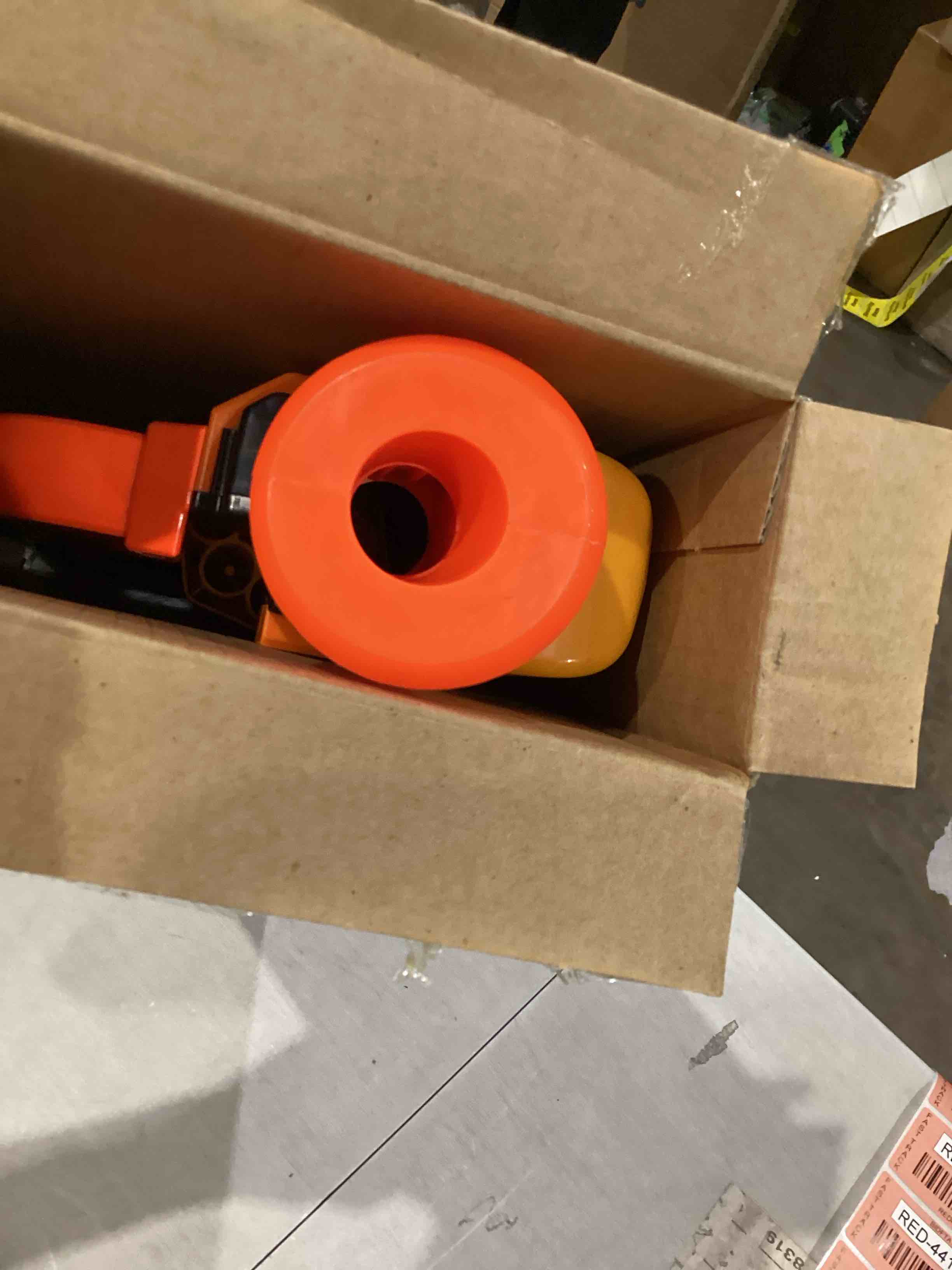 https://s3.amazonaws.com/lotting-images-prod/bidfta/RED4411001_1750853889778.jpeg