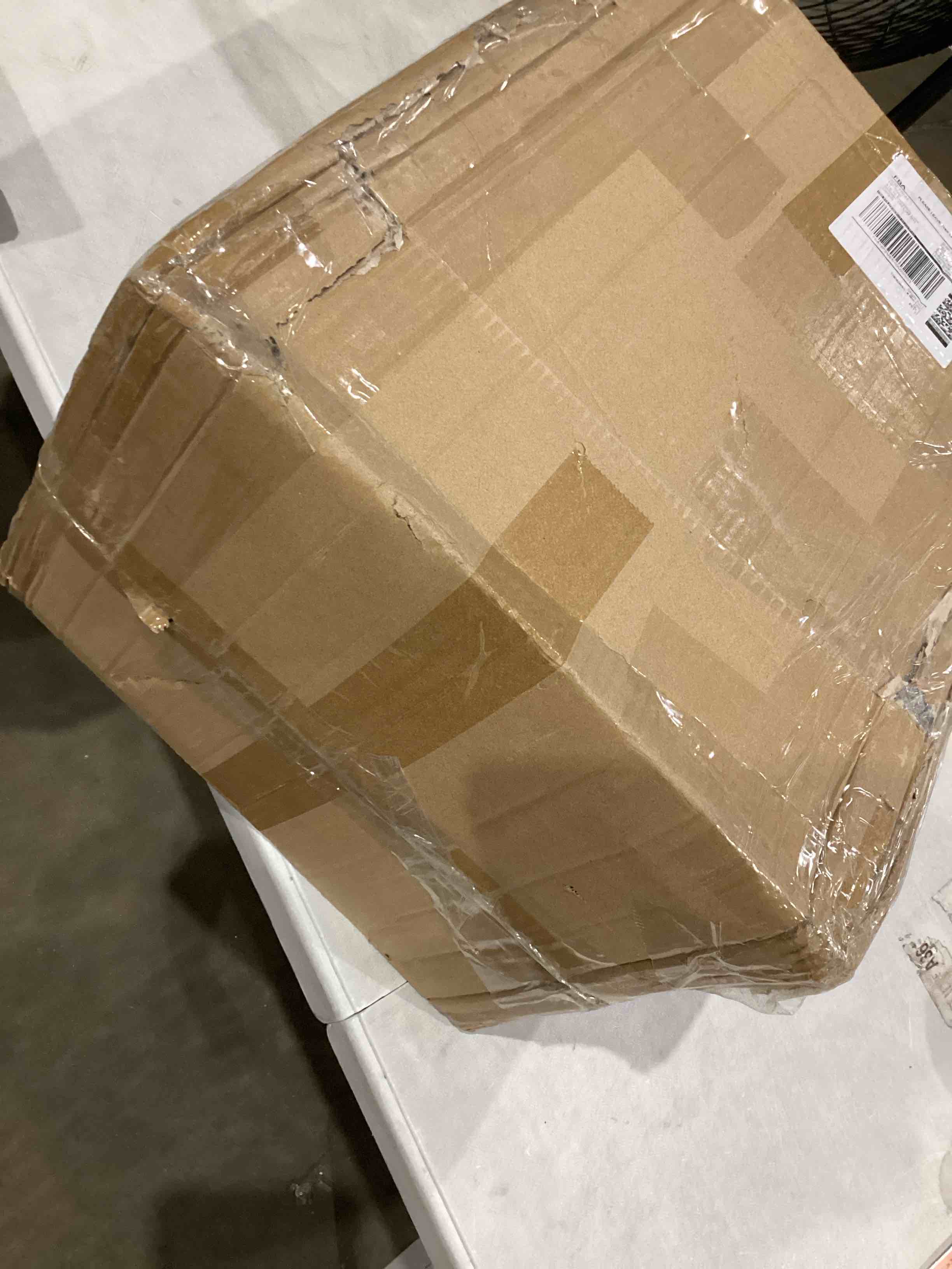 https://s3.amazonaws.com/lotting-images-prod/bidfta/RED4411031_1750858557752.jpeg