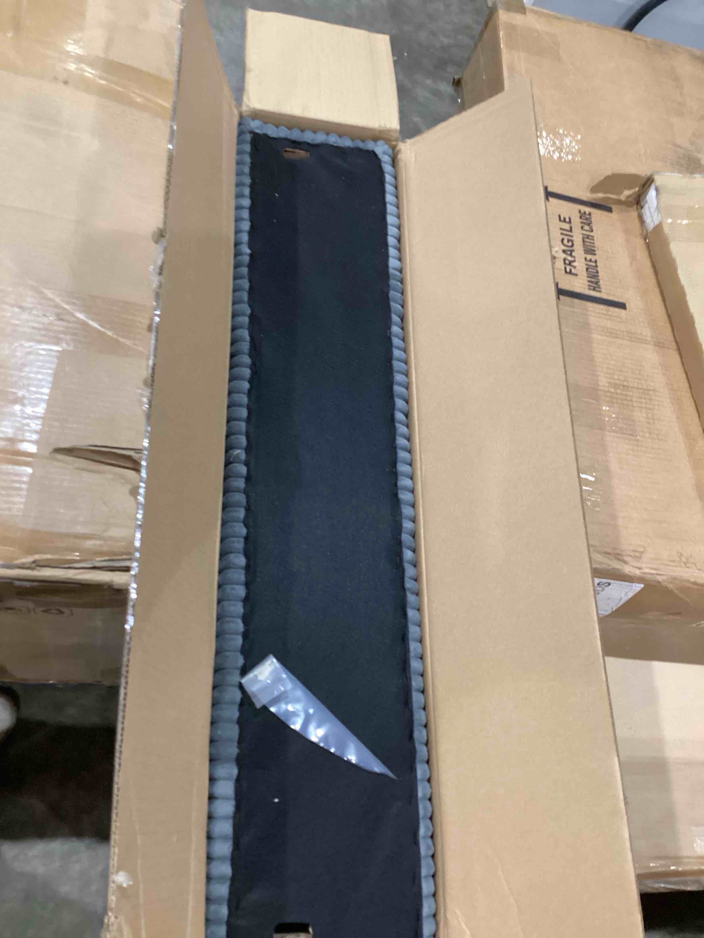 https://s3.amazonaws.com/lotting-images-prod/bidfta/RED4411093_1750938494711.jpeg