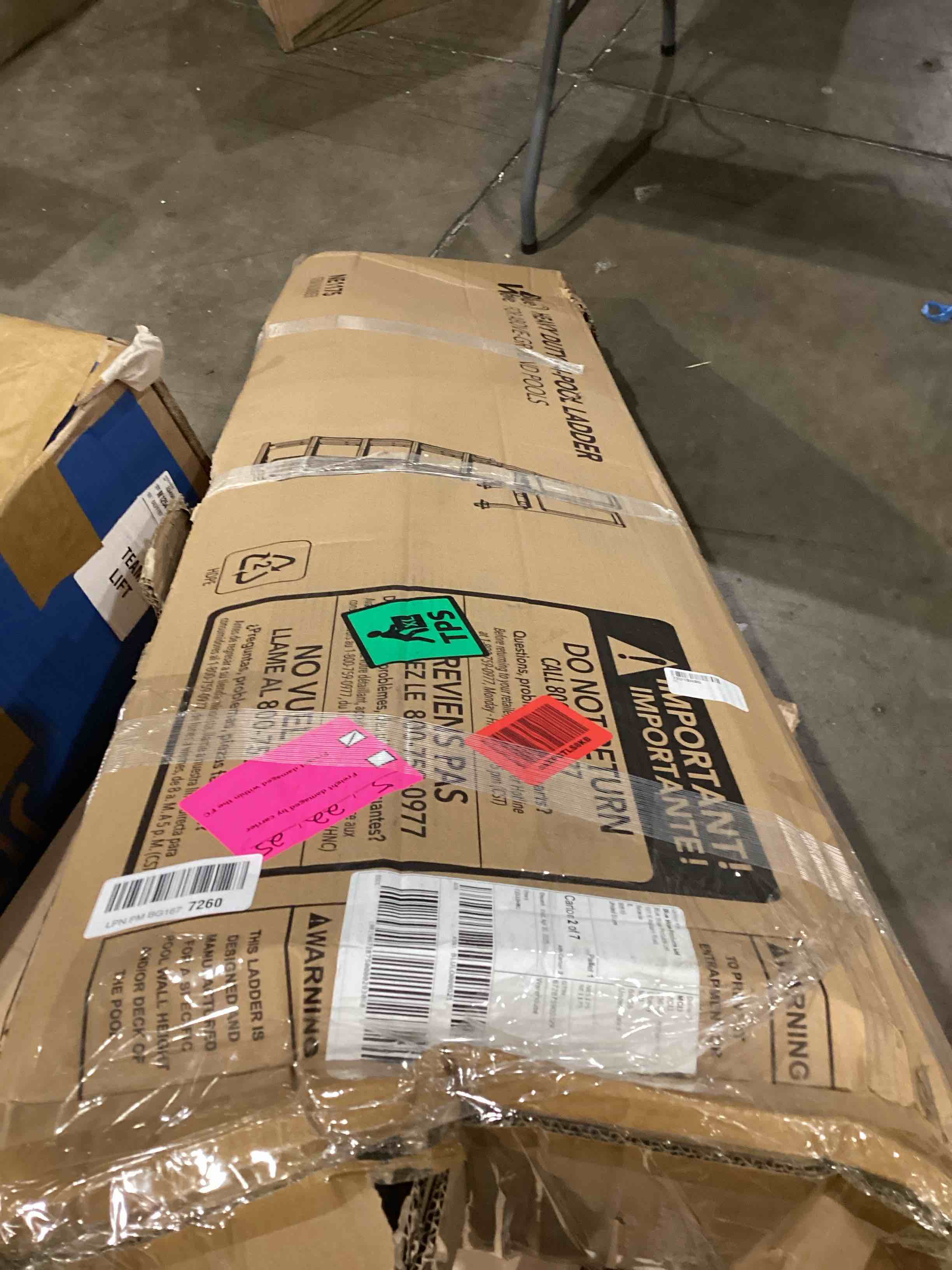https://s3.amazonaws.com/lotting-images-prod/bidfta/RED4411103_1750948735340.jpeg