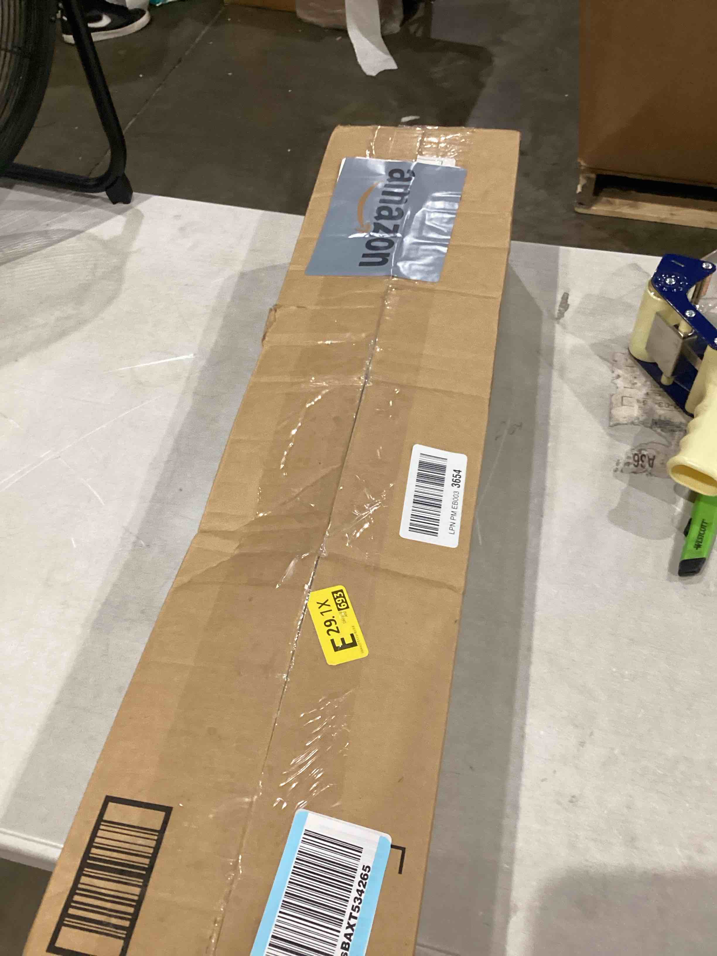 https://s3.amazonaws.com/lotting-images-prod/bidfta/RED4411122_1750956911224.jpeg