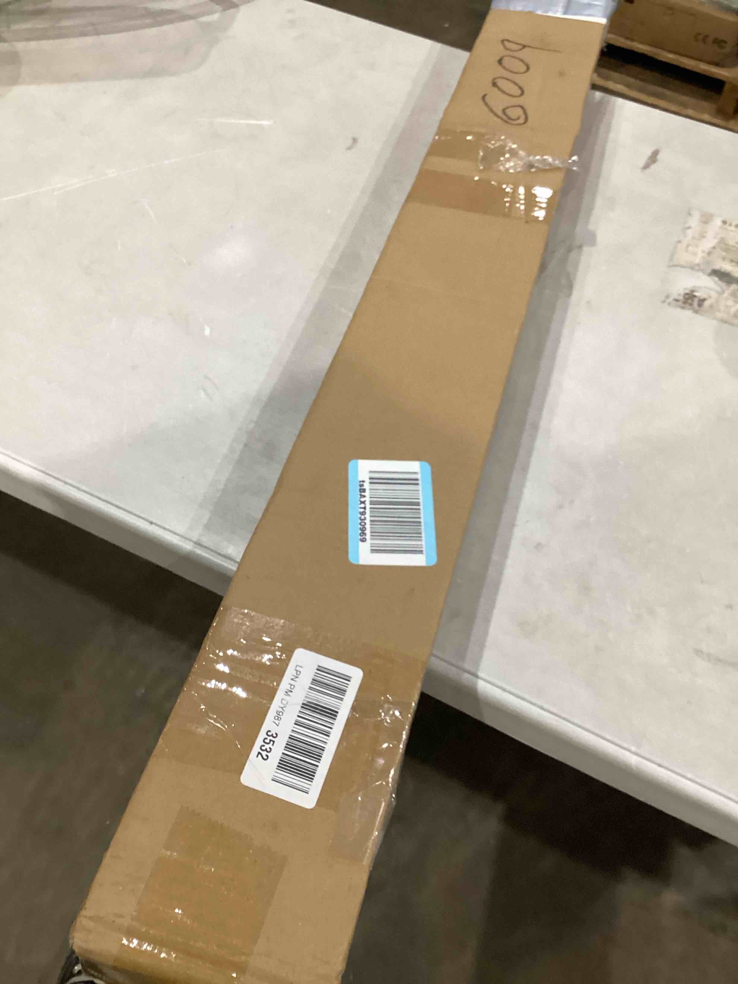 https://s3.amazonaws.com/lotting-images-prod/bidfta/RED4411148_1750964355266.jpeg