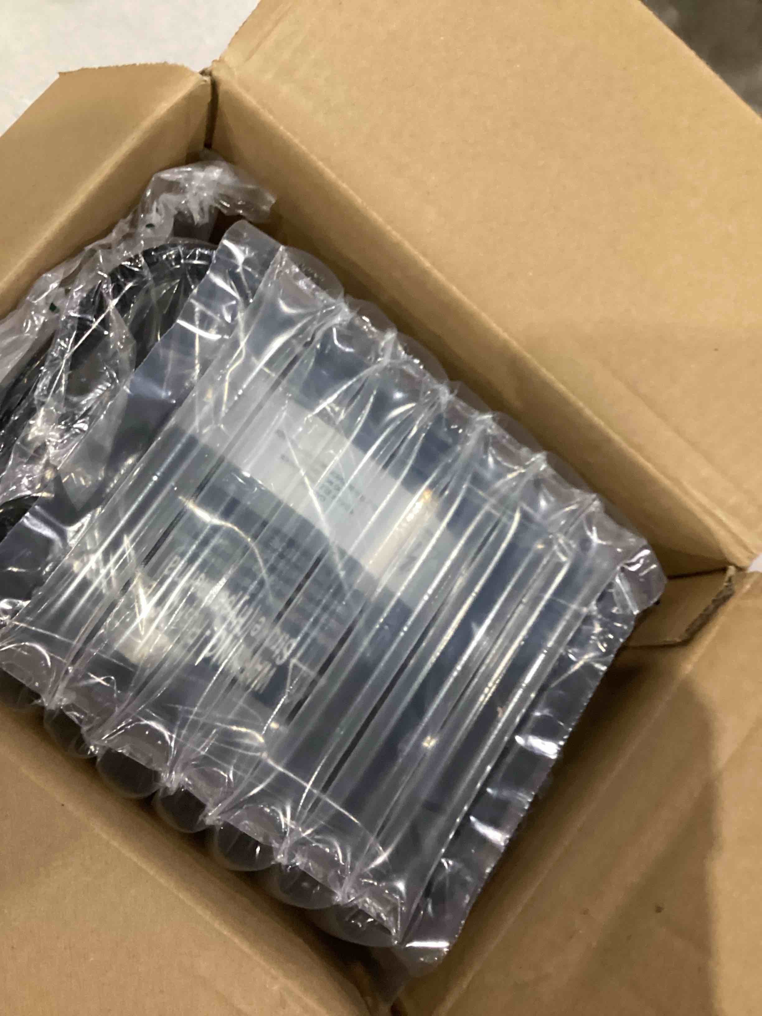 https://s3.amazonaws.com/lotting-images-prod/bidfta/RED4411149_1750962999331.jpeg