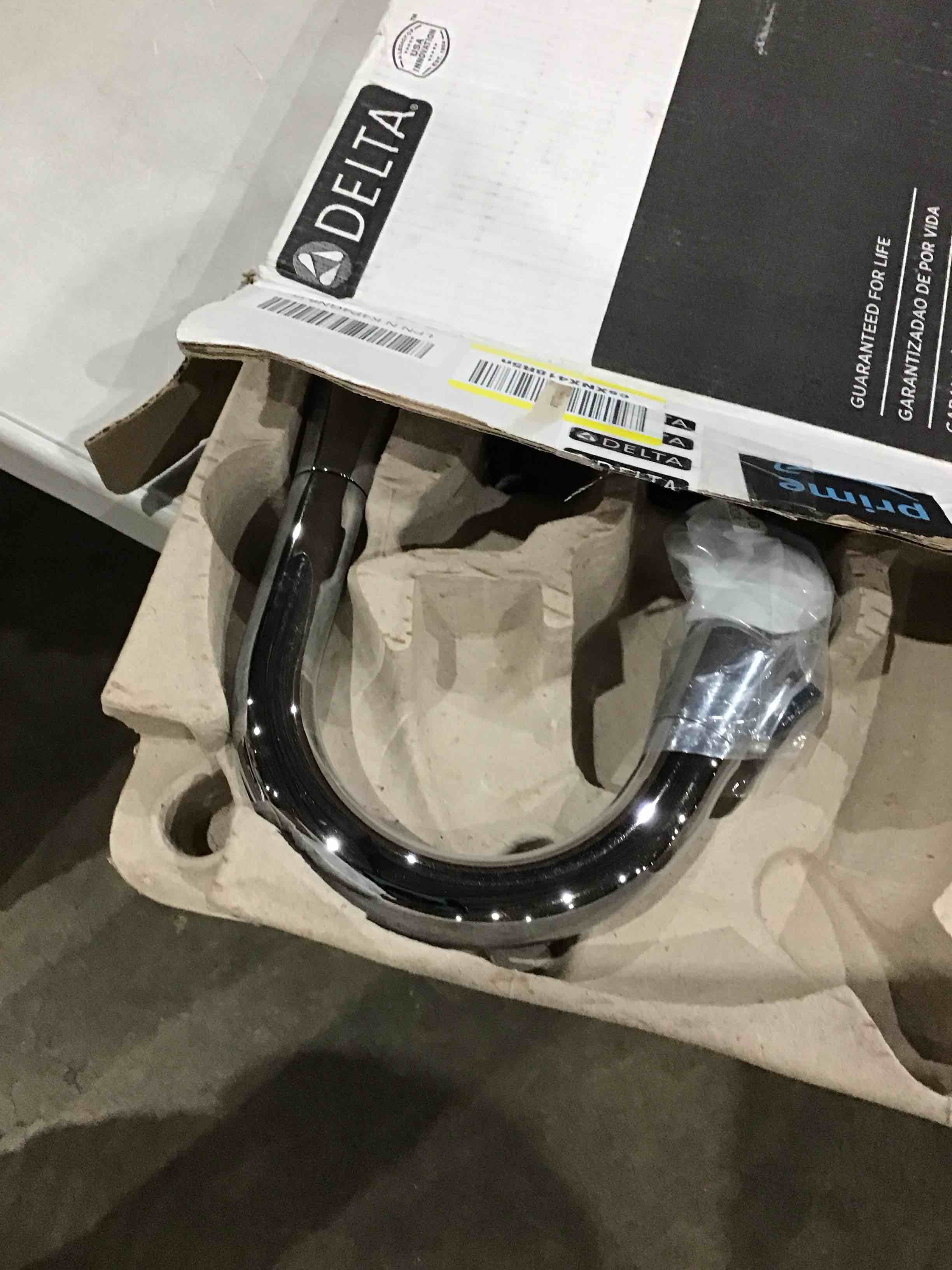 https://s3.amazonaws.com/lotting-images-prod/bidfta/RED4411165_1751026478750.jpeg