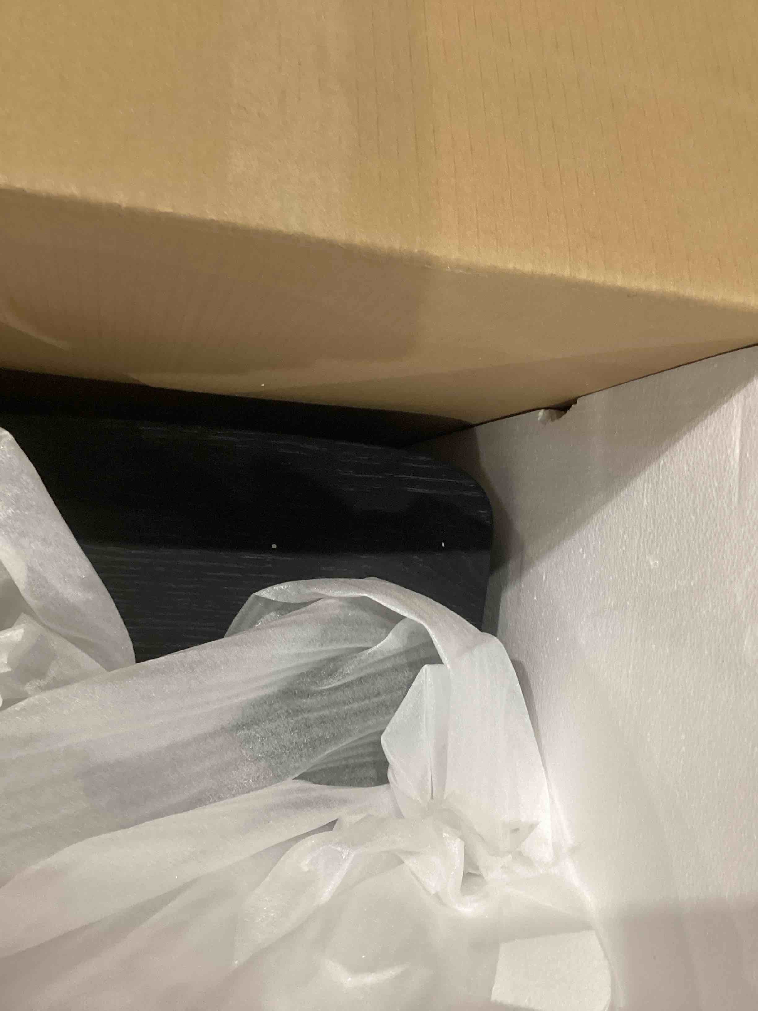 https://s3.amazonaws.com/lotting-images-prod/bidfta/RED4411263_1751118824729.jpeg
