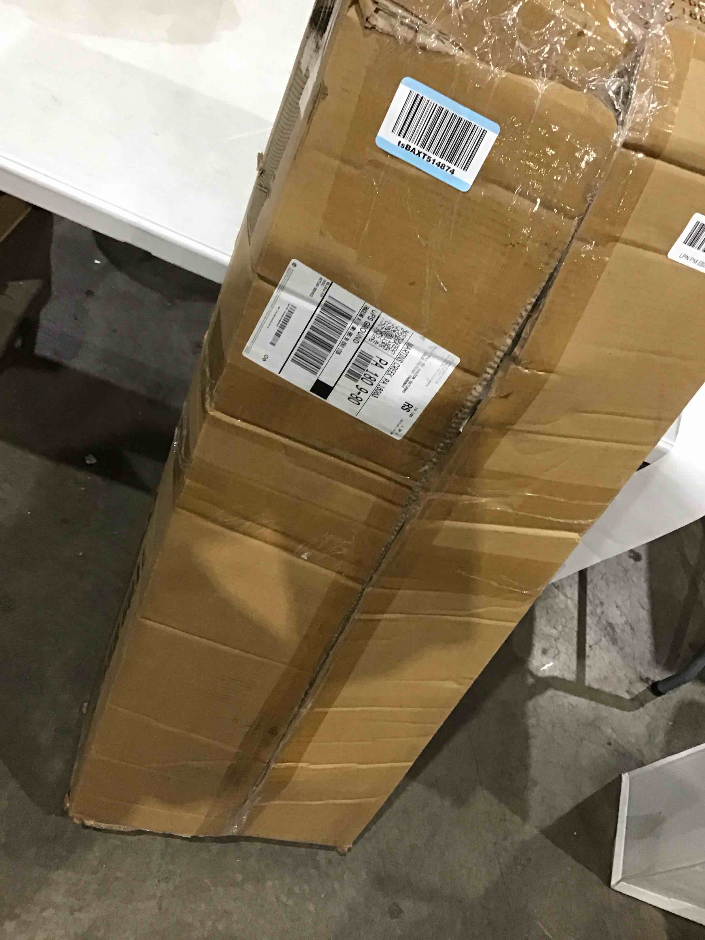 https://s3.amazonaws.com/lotting-images-prod/bidfta/RED4411315_1751289843051.jpeg