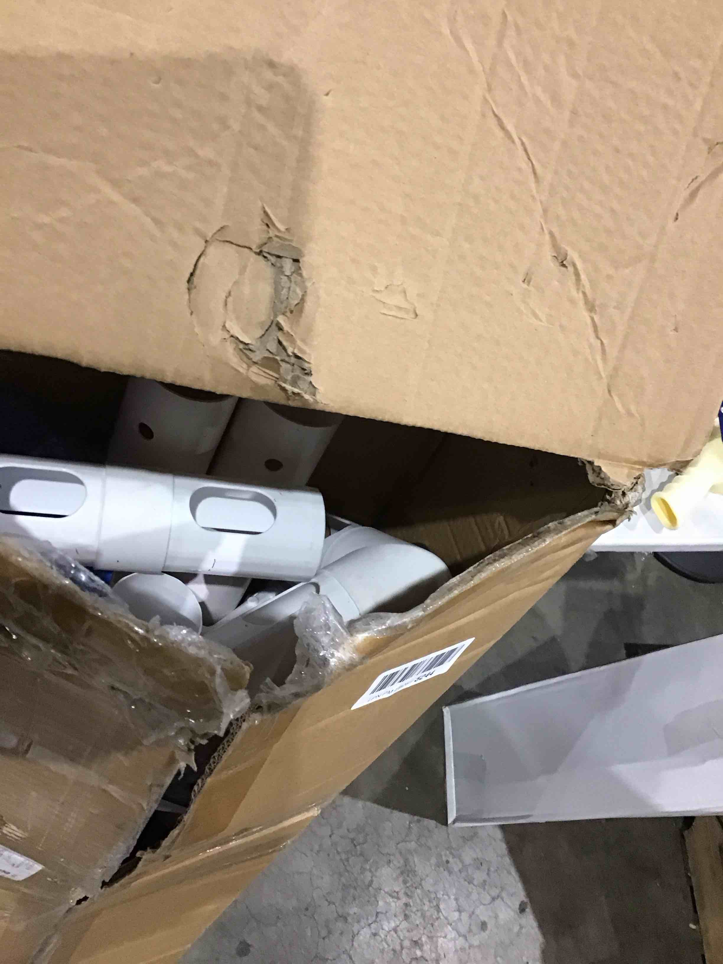 https://s3.amazonaws.com/lotting-images-prod/bidfta/RED4411315_1751289893464.jpeg