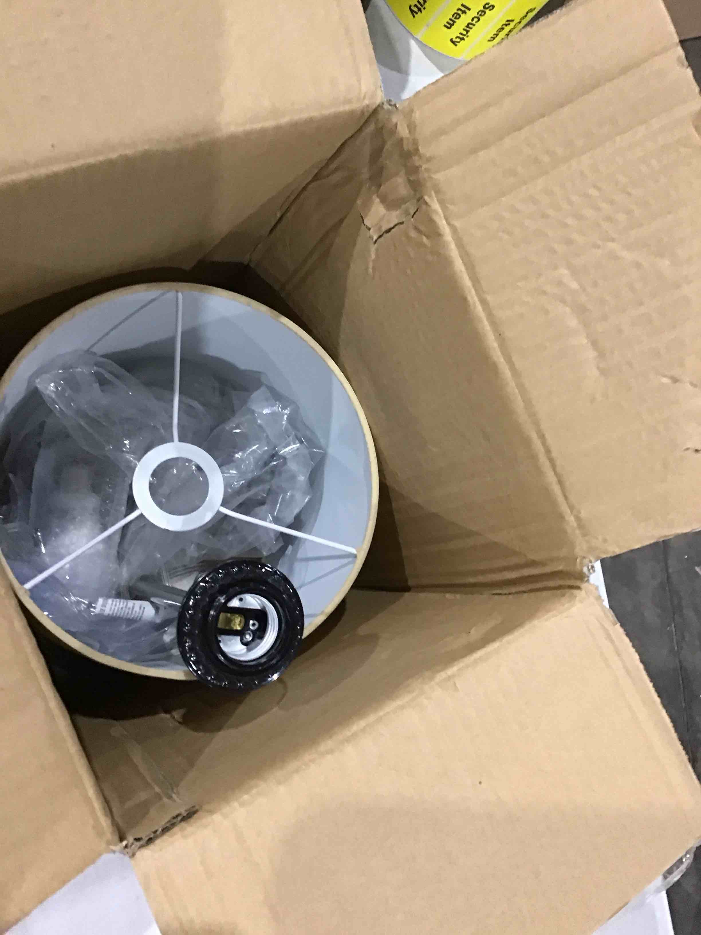 https://s3.amazonaws.com/lotting-images-prod/bidfta/RED4411321_1751291143116.jpeg