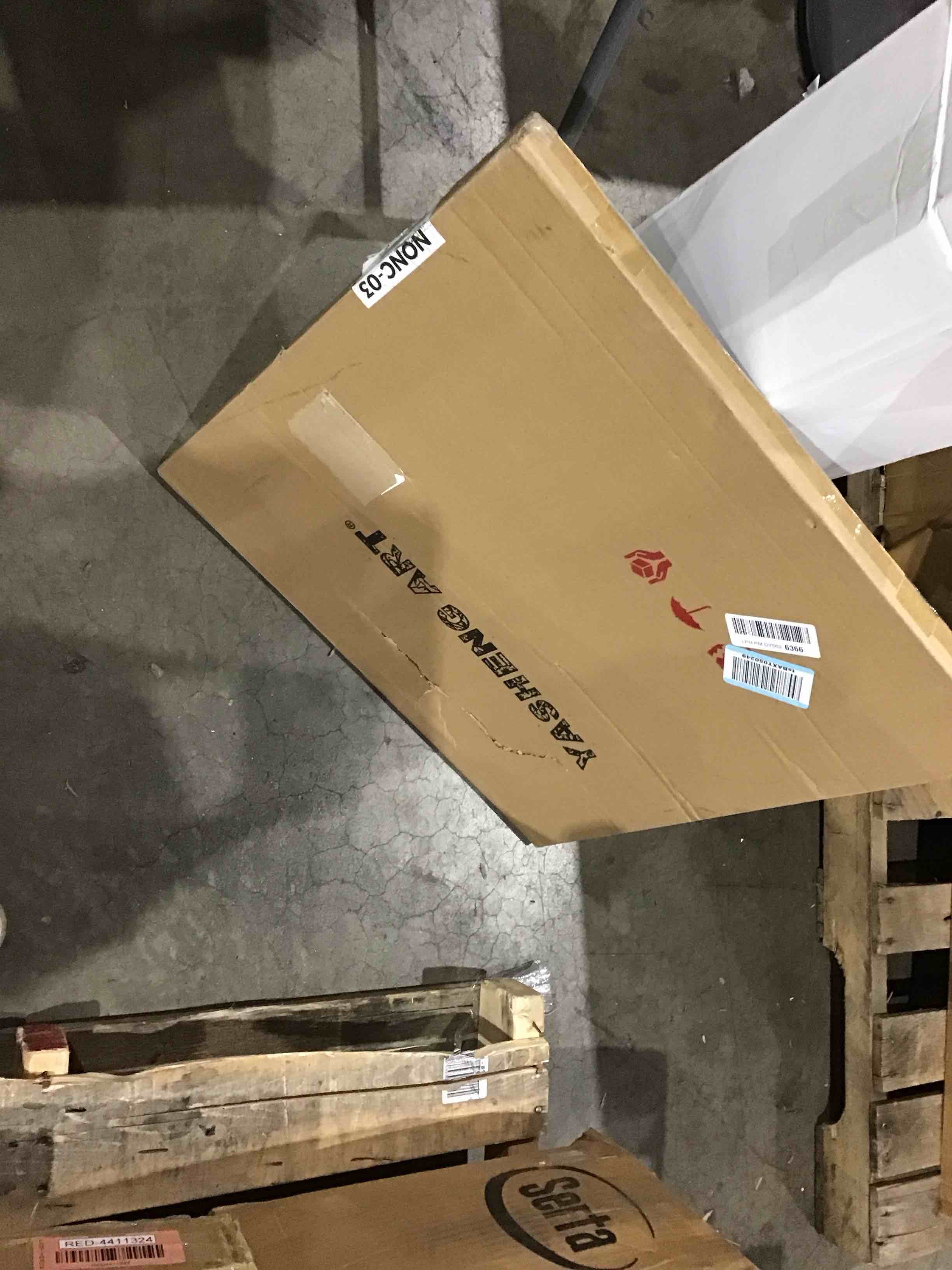 https://s3.amazonaws.com/lotting-images-prod/bidfta/RED4411331_1751292852114.jpeg