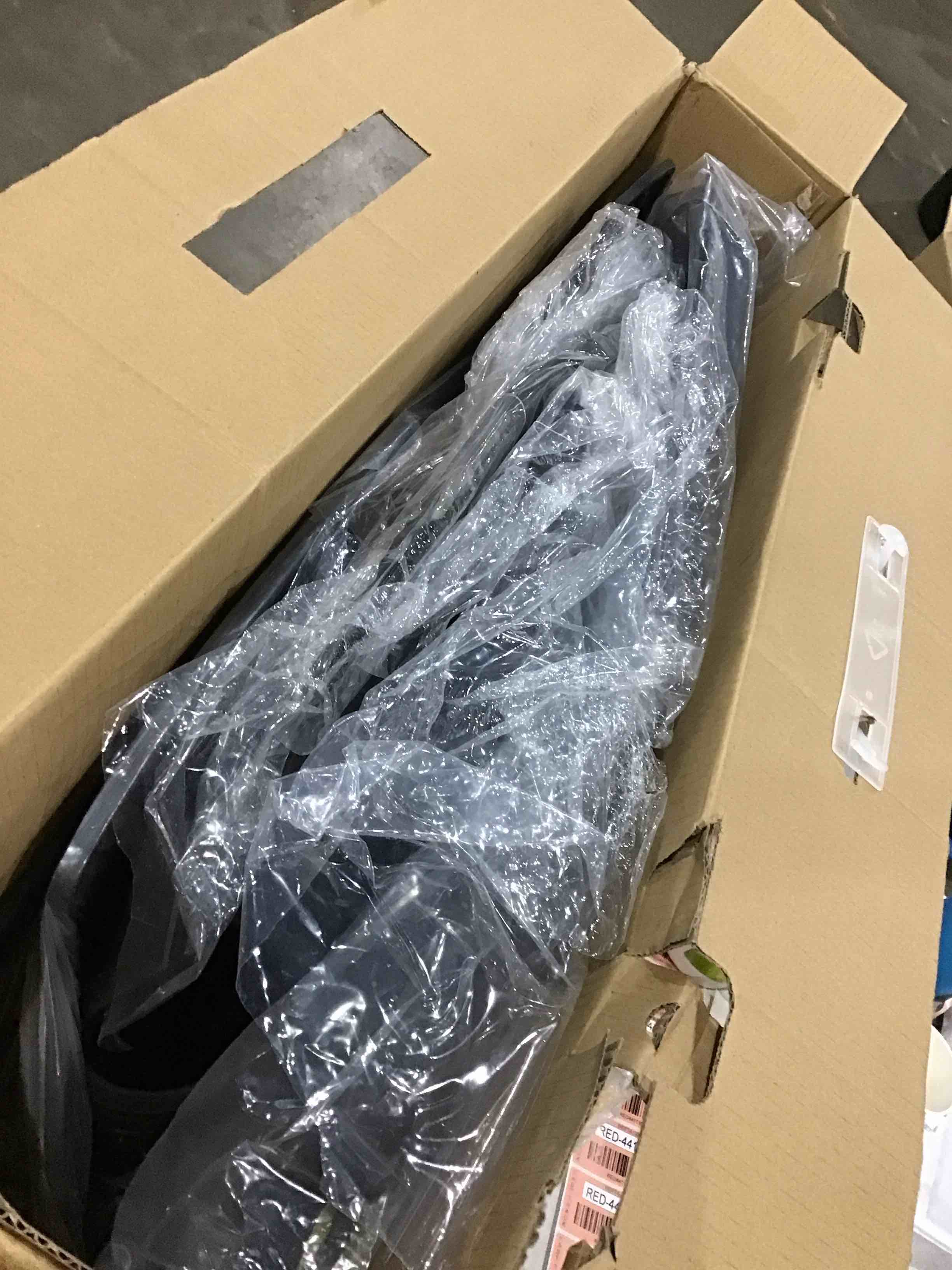 https://s3.amazonaws.com/lotting-images-prod/bidfta/RED4411350_1751301535610.jpeg