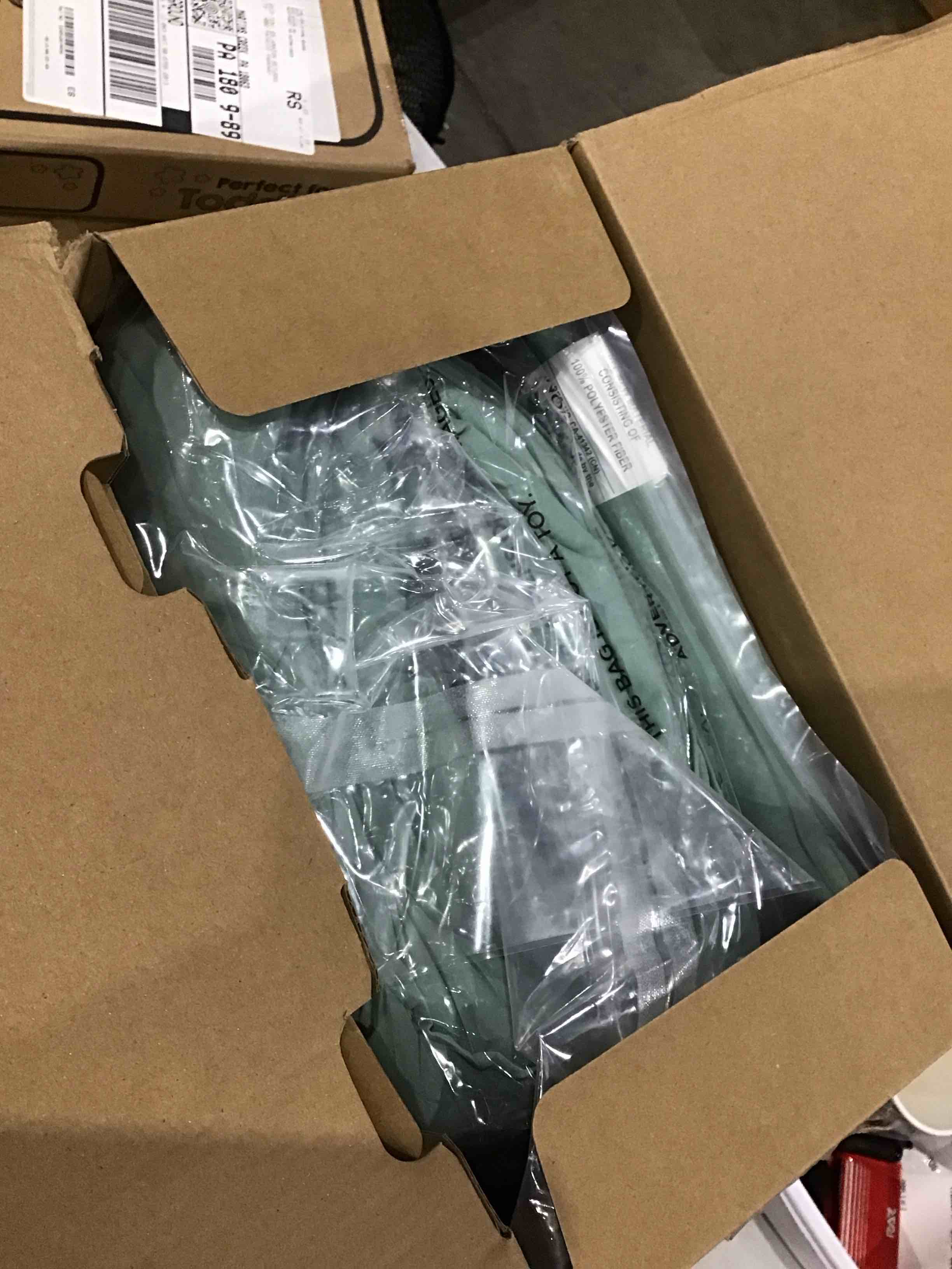 https://s3.amazonaws.com/lotting-images-prod/bidfta/RED4411395_1751311002562.jpeg