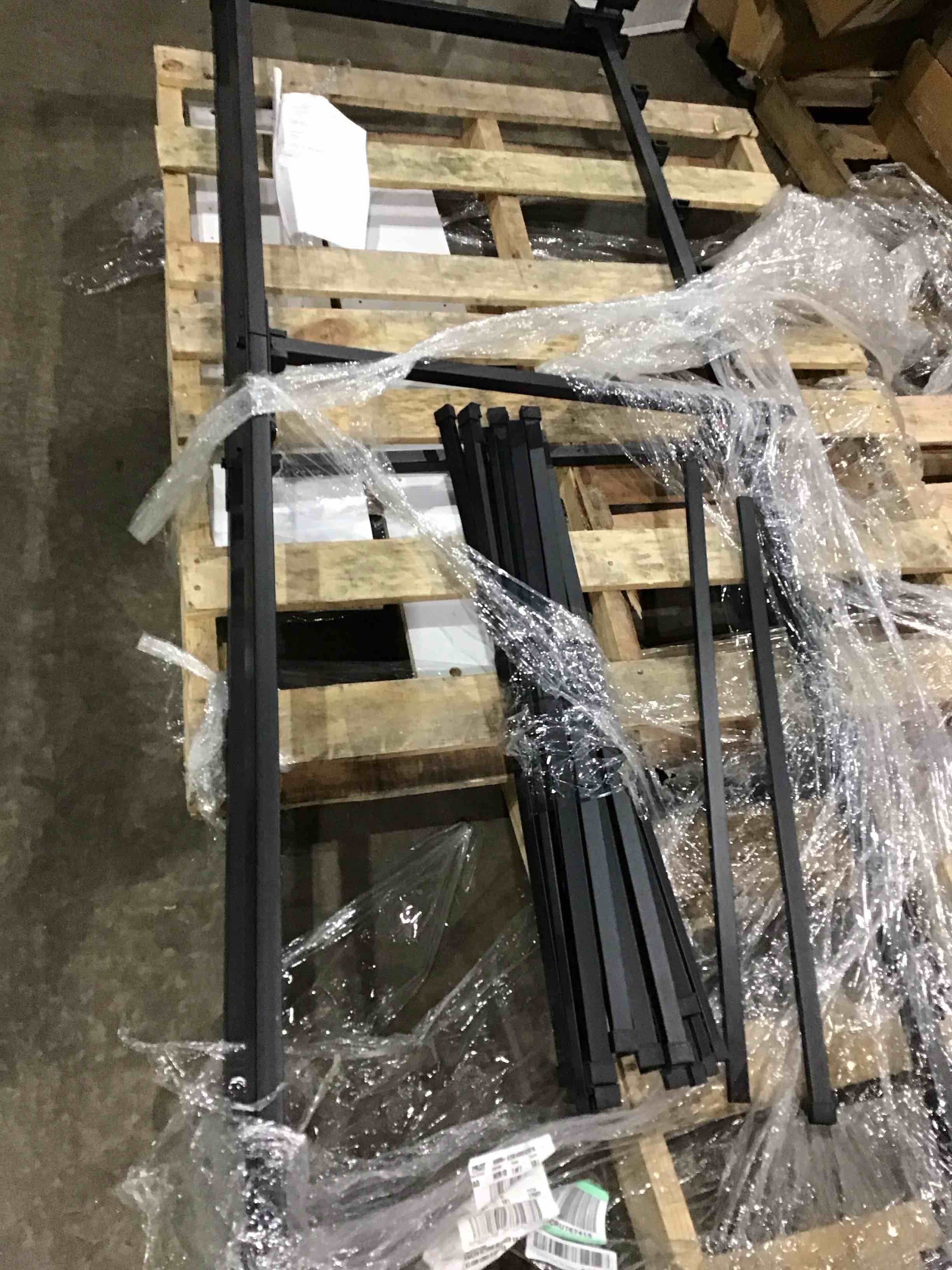 https://s3.amazonaws.com/lotting-images-prod/bidfta/RED4411413_1751381424158.jpeg