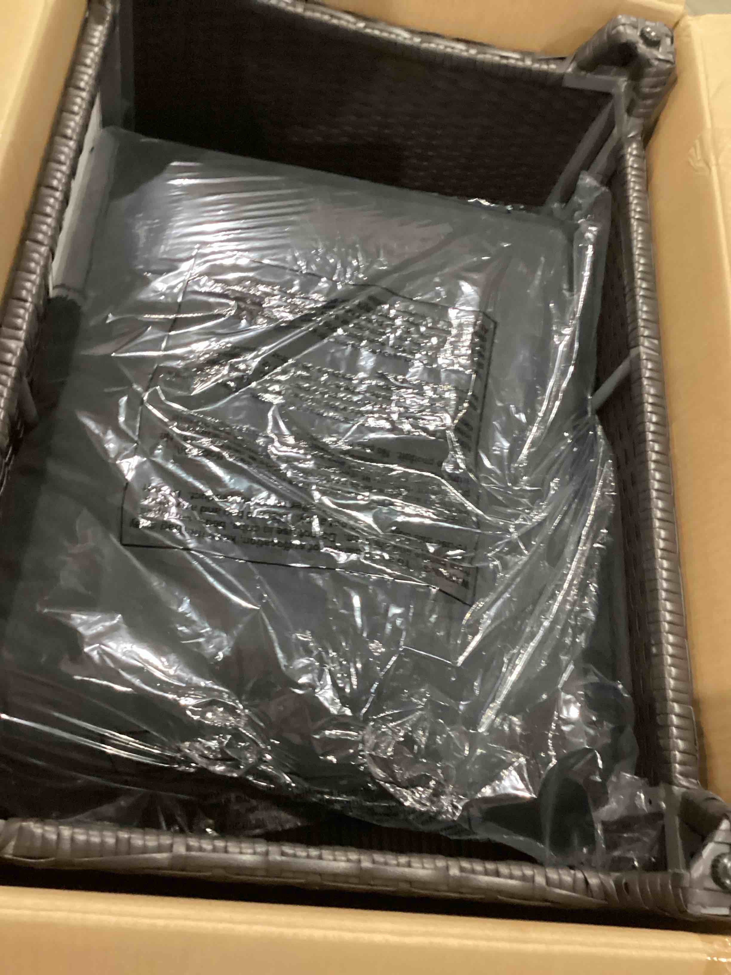 https://s3.amazonaws.com/lotting-images-prod/bidfta/RED4411498_1751550324912.jpeg