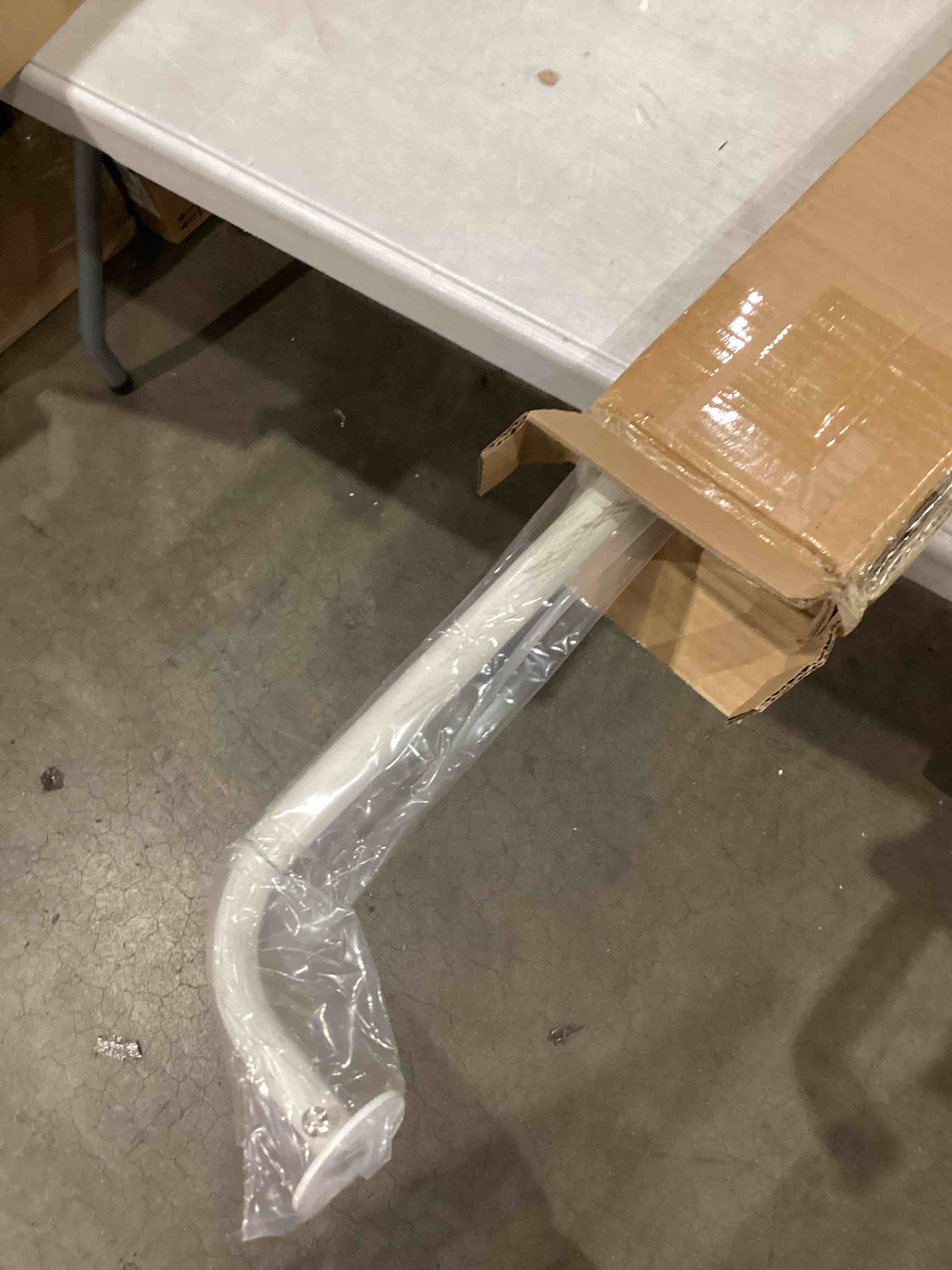 similar) broken) Adjustable Rod For Bathroom Curtain 42-72 KENNEY KN609C/10