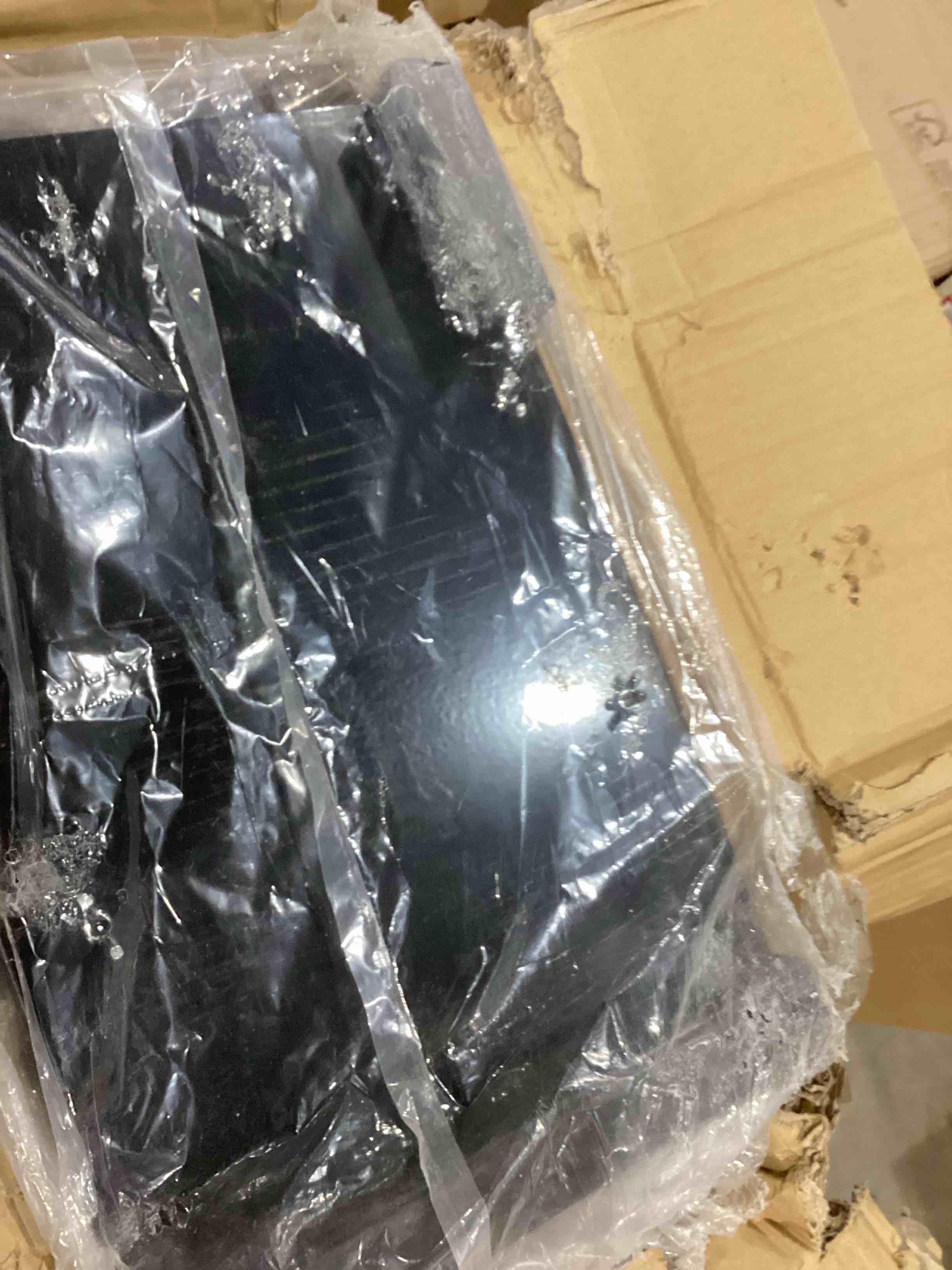 https://s3.amazonaws.com/lotting-images-prod/bidfta/RED4411546_1751738224774.jpeg