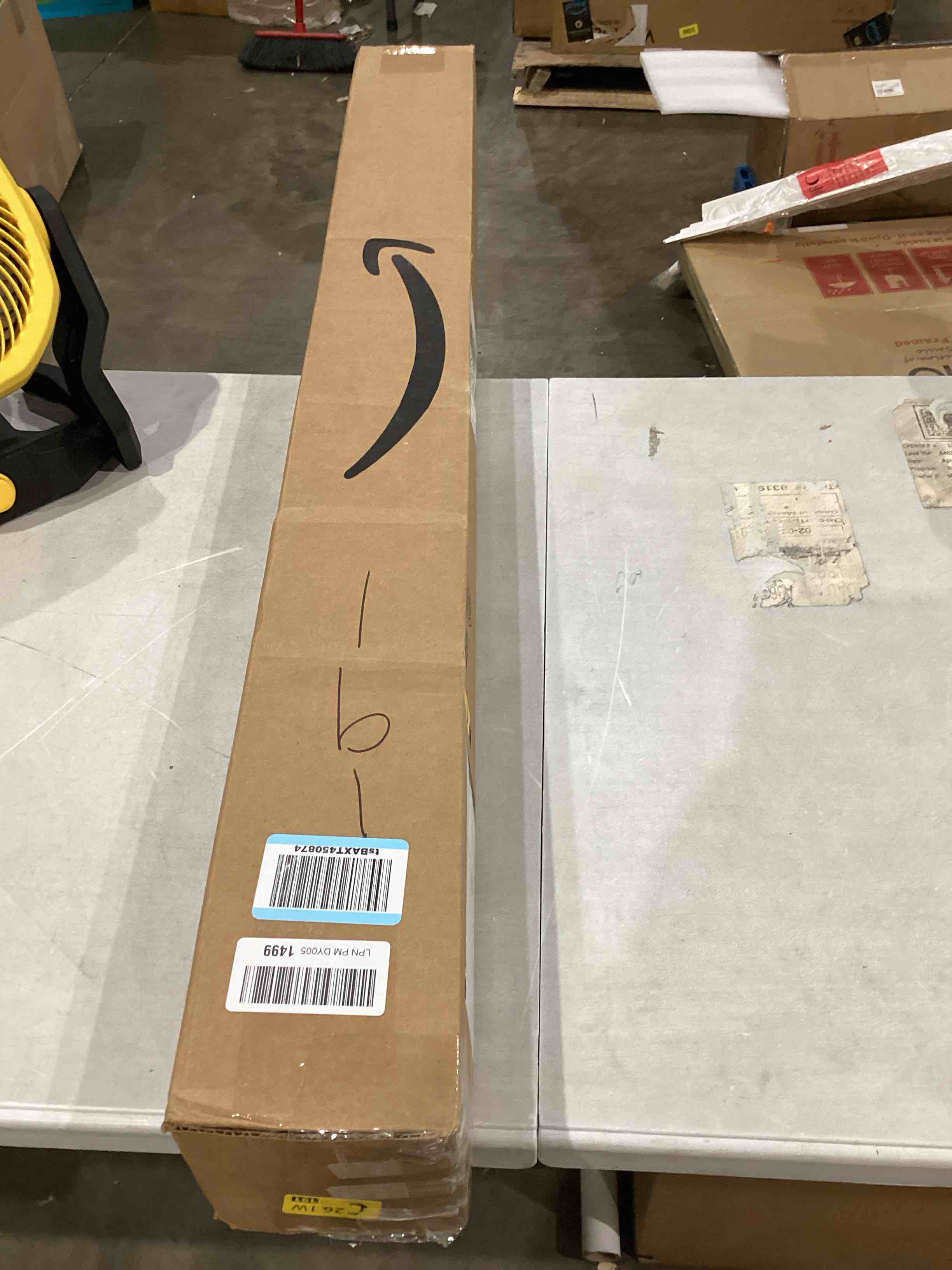 https://s3.amazonaws.com/lotting-images-prod/bidfta/RED4411579_1751900680215.jpeg