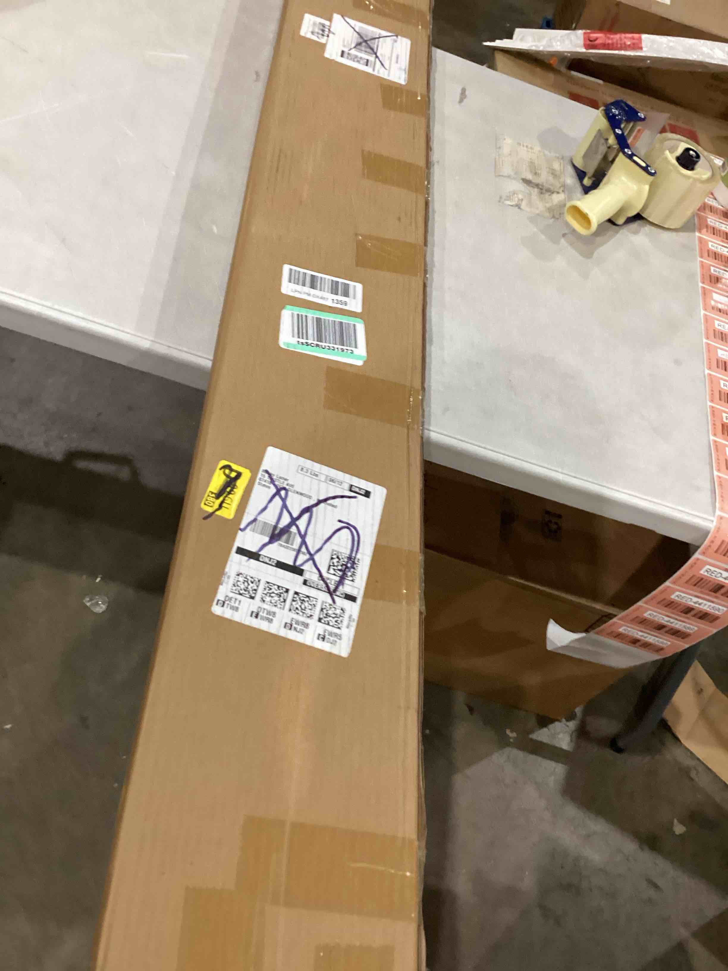 https://s3.amazonaws.com/lotting-images-prod/bidfta/RED4411588_1751907442097.jpeg