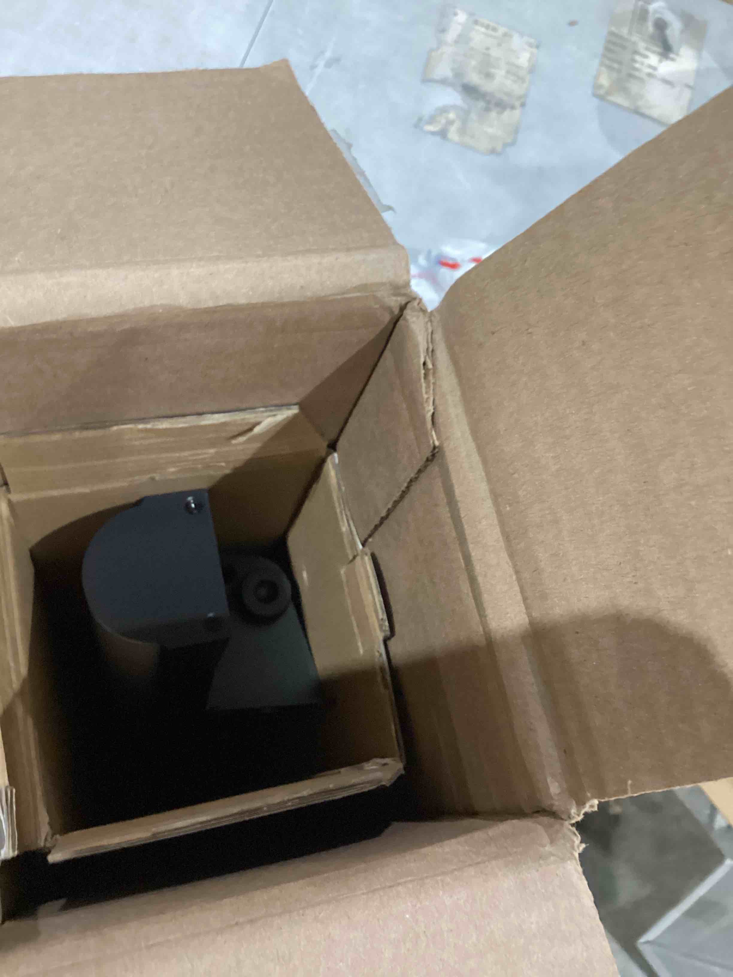 https://s3.amazonaws.com/lotting-images-prod/bidfta/RED4411592_1751908056723.jpeg