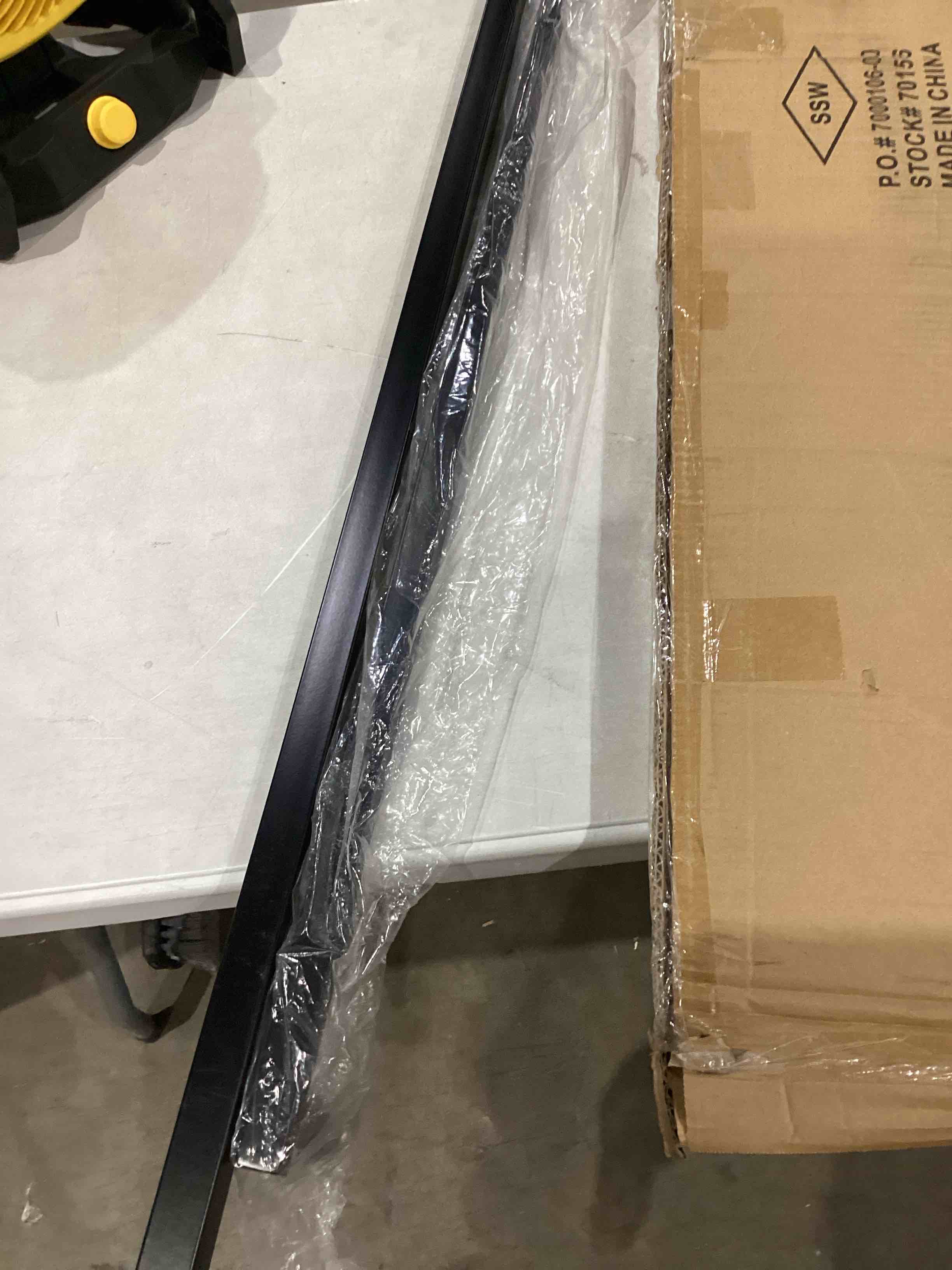 https://s3.amazonaws.com/lotting-images-prod/bidfta/RED4411595_1751908891616.jpeg