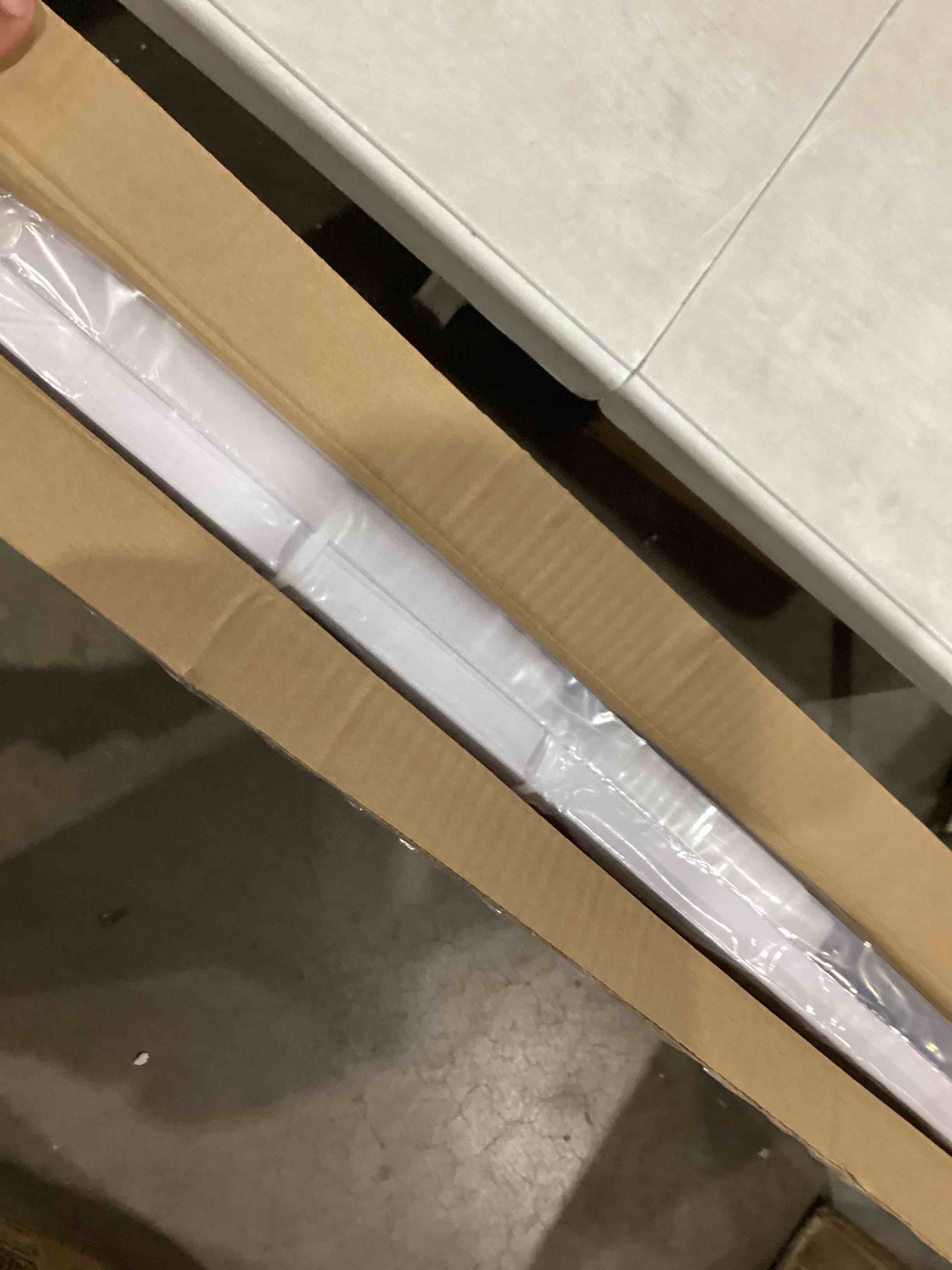 https://s3.amazonaws.com/lotting-images-prod/bidfta/RED4411624_1751979168581.jpeg