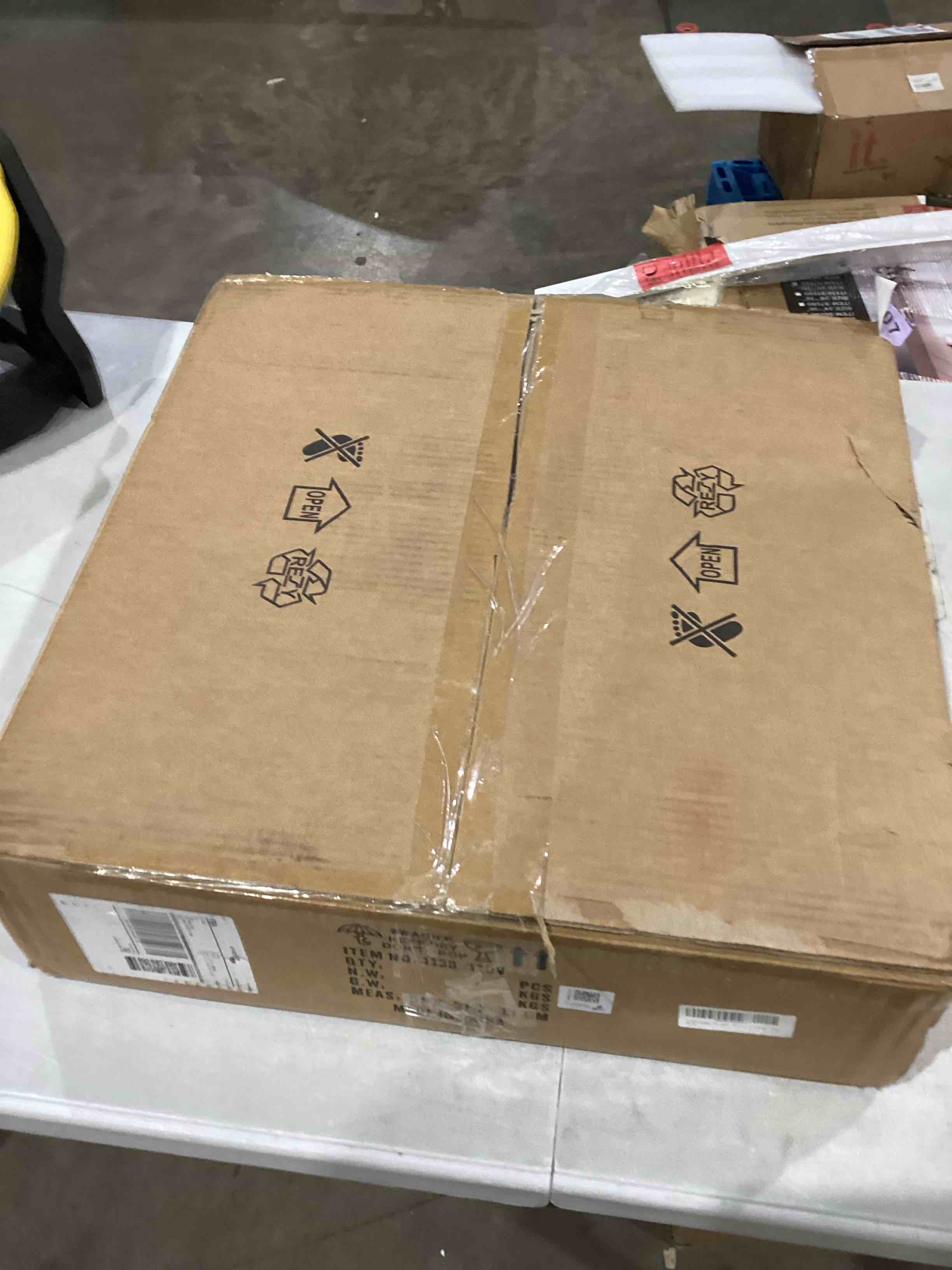 https://s3.amazonaws.com/lotting-images-prod/bidfta/RED4411695_1752173840461.jpeg
