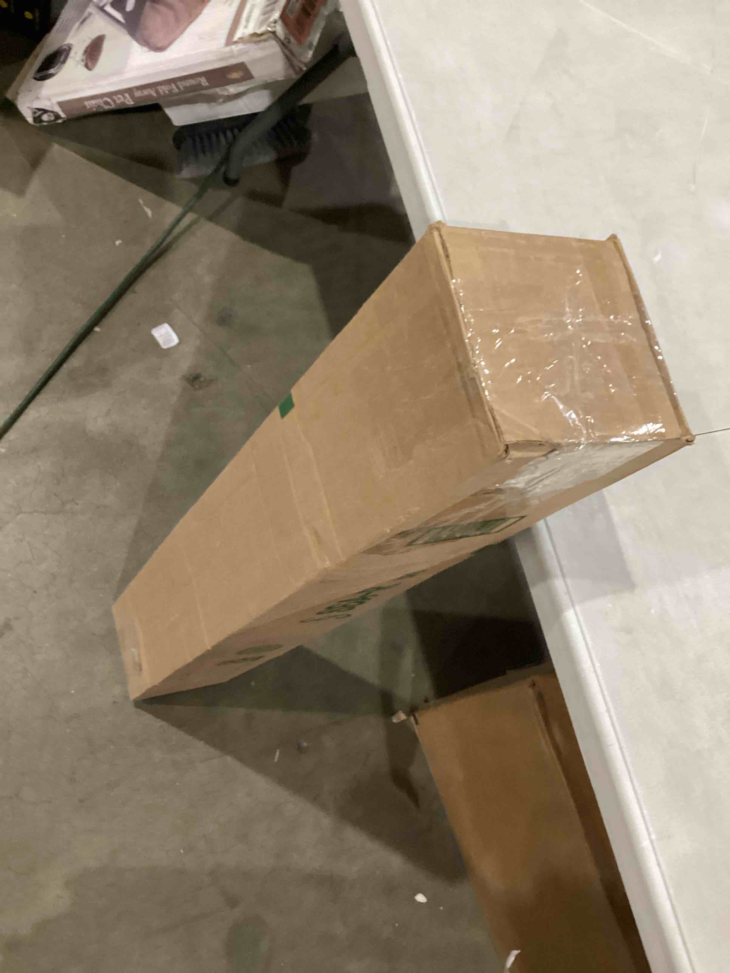 https://s3.amazonaws.com/lotting-images-prod/bidfta/RED4411697_1752175208067.jpeg