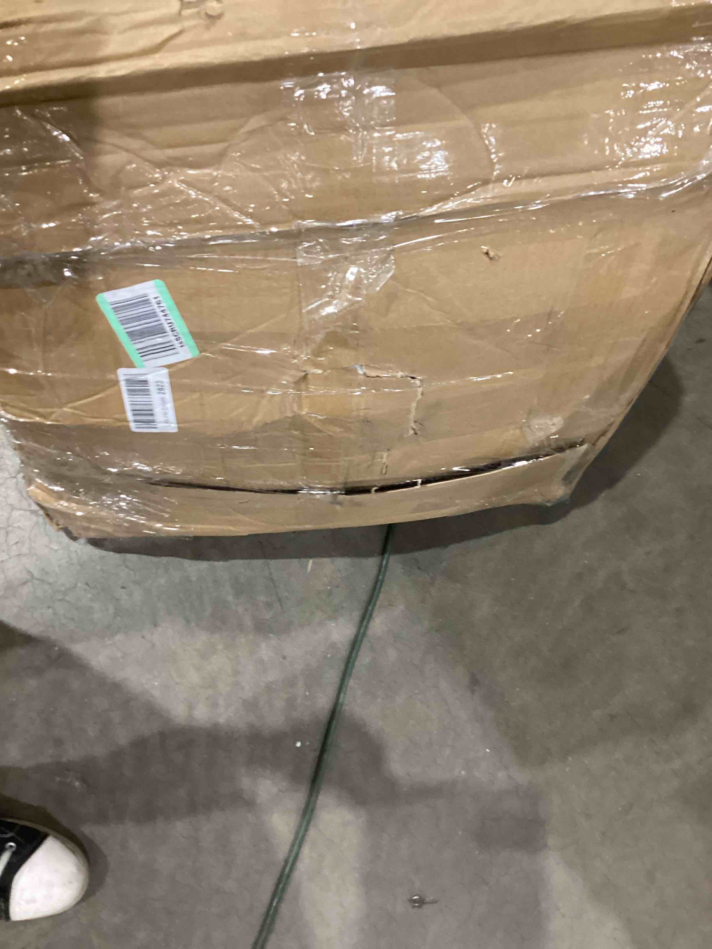 https://s3.amazonaws.com/lotting-images-prod/bidfta/RED4411702_1752236212170.jpeg