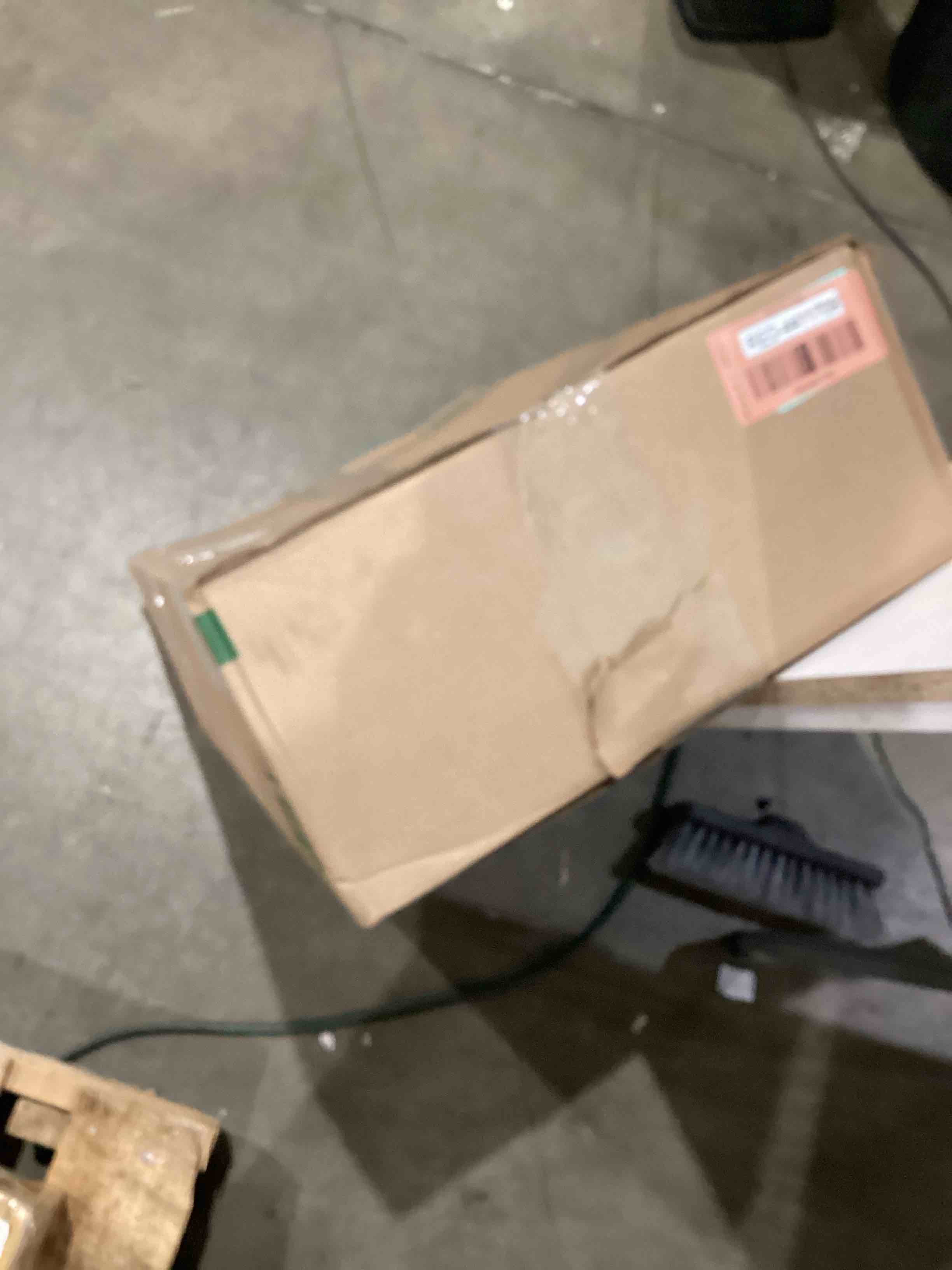 https://s3.amazonaws.com/lotting-images-prod/bidfta/RED4411709_1752260040980.jpeg