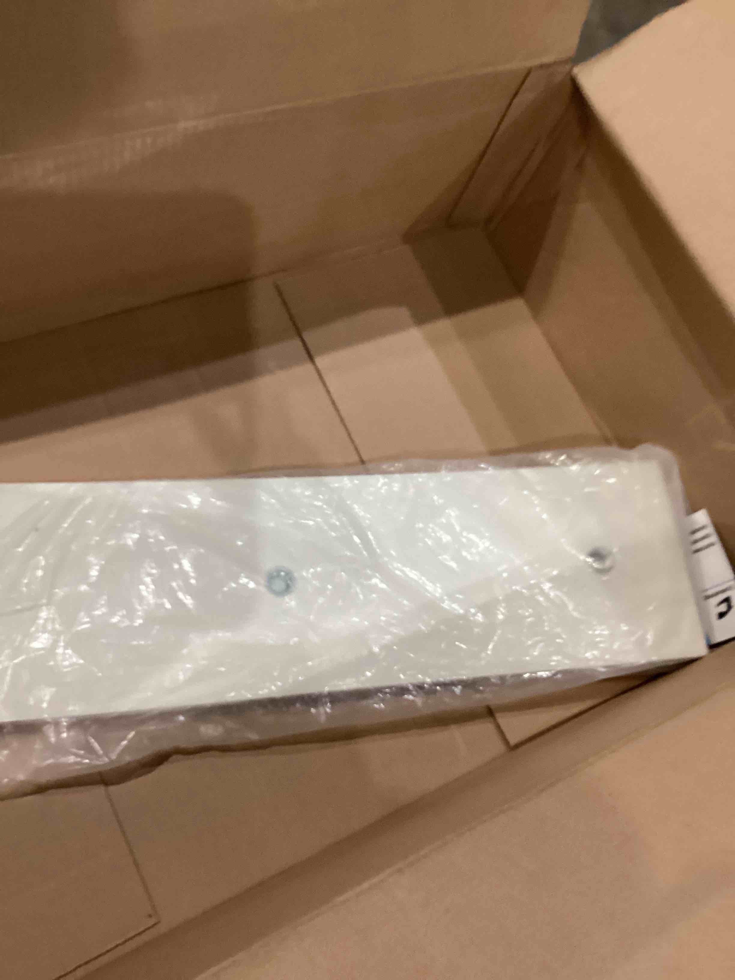 https://s3.amazonaws.com/lotting-images-prod/bidfta/RED4411709_1752260073283.jpeg