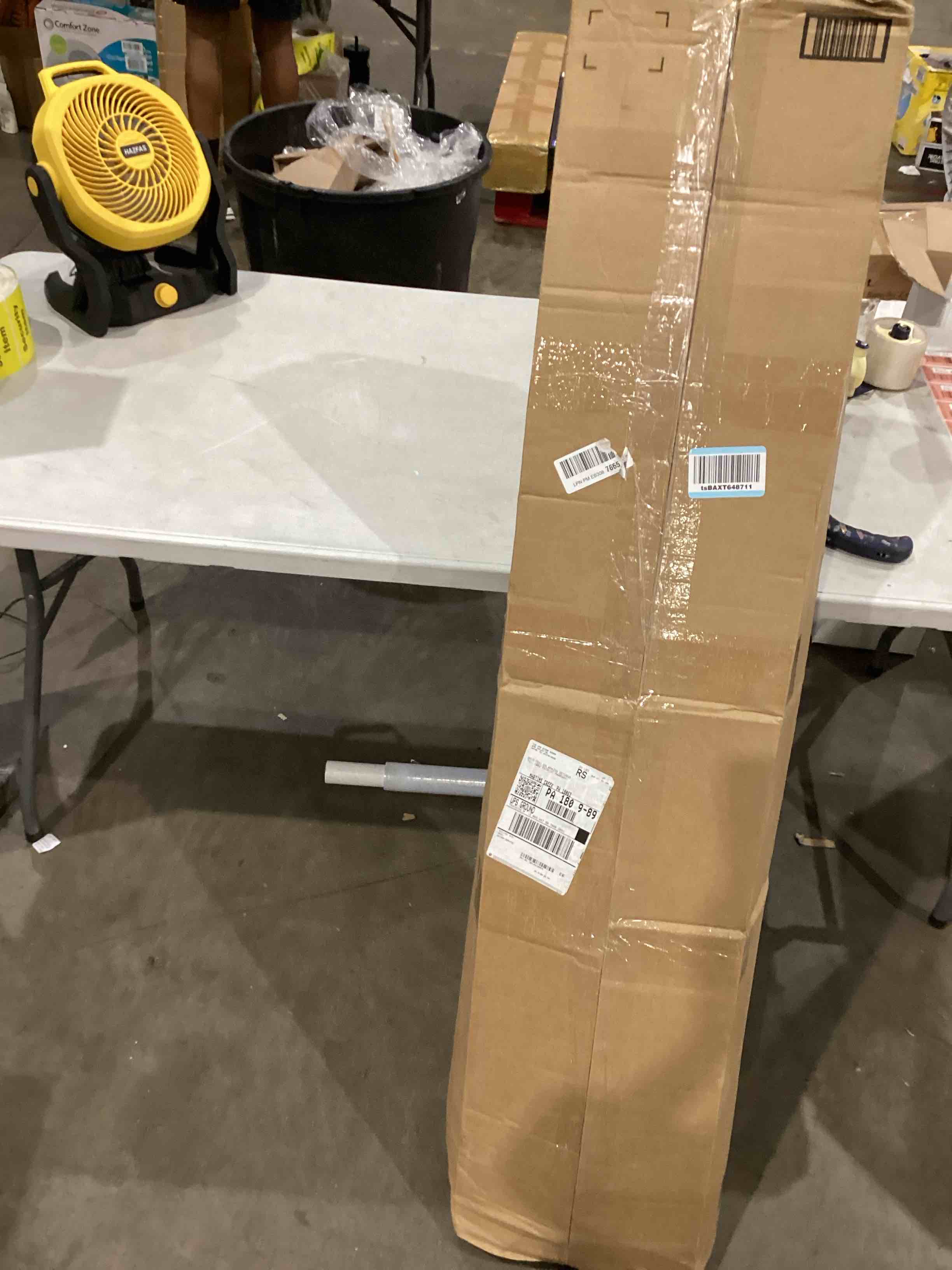 https://s3.amazonaws.com/lotting-images-prod/bidfta/RED4411737_1752507377969.jpeg