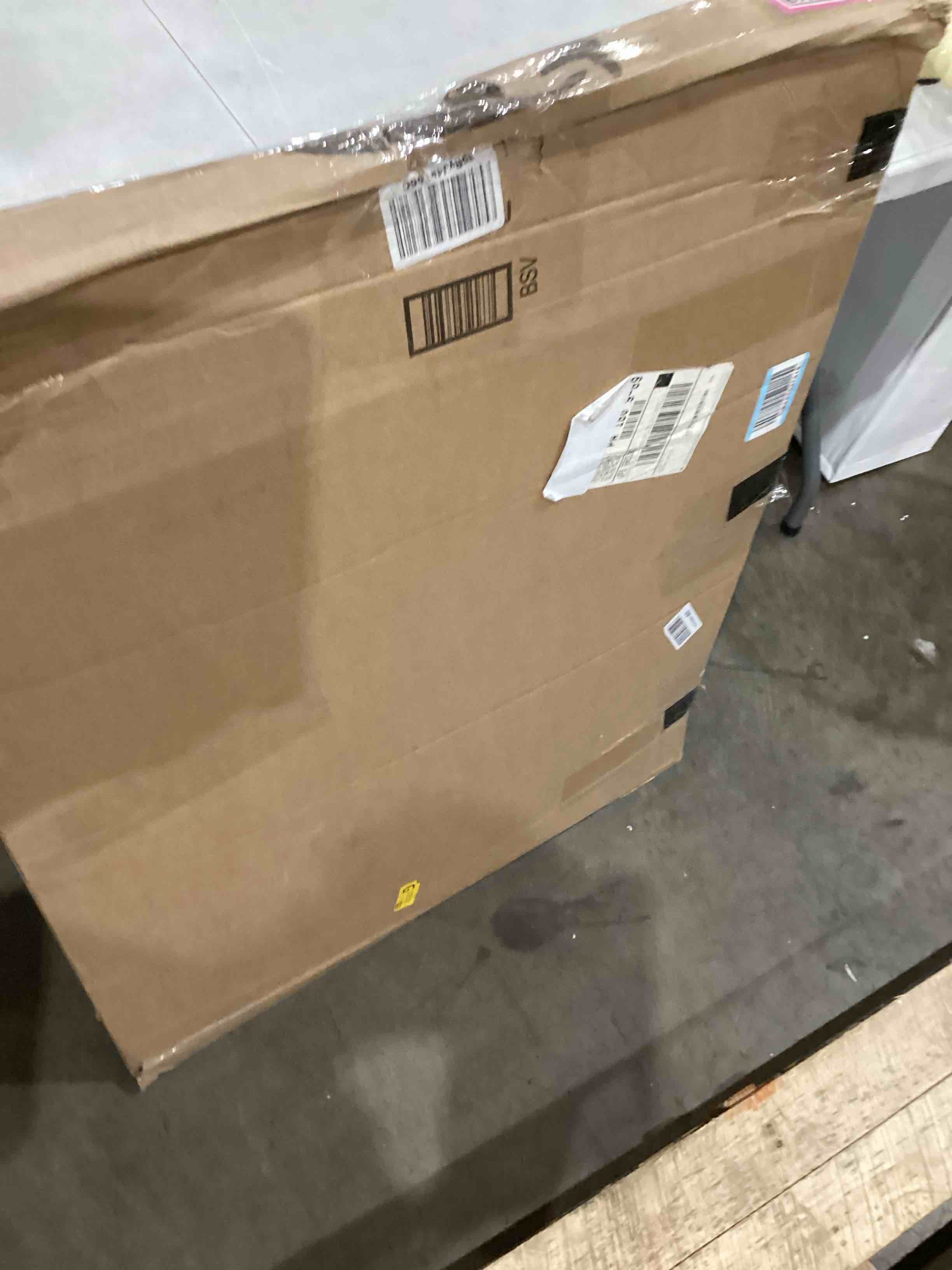https://s3.amazonaws.com/lotting-images-prod/bidfta/RED4411779_1752690117632.jpeg