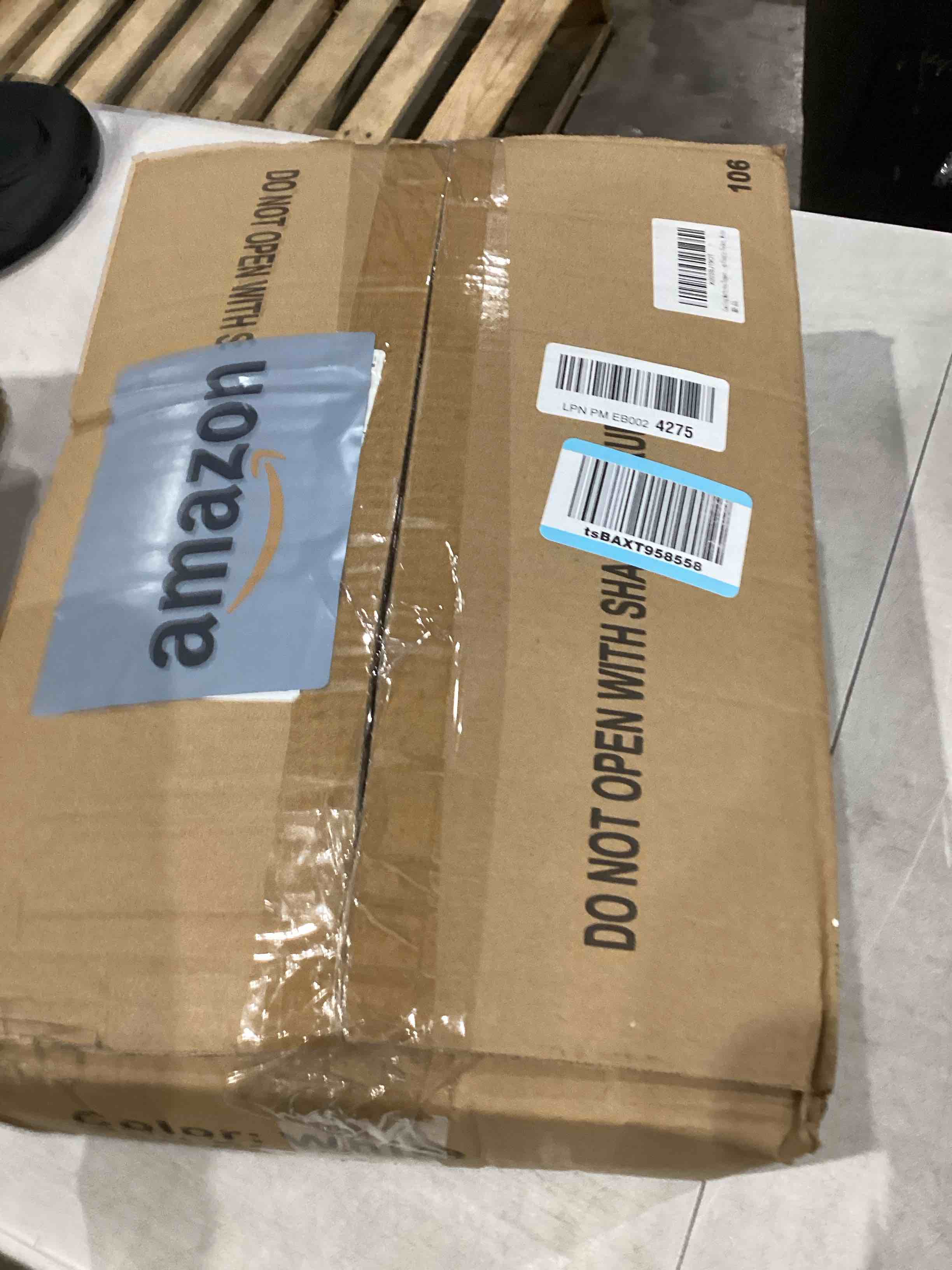https://s3.amazonaws.com/lotting-images-prod/bidfta/RED4411813_1753289996345.jpeg