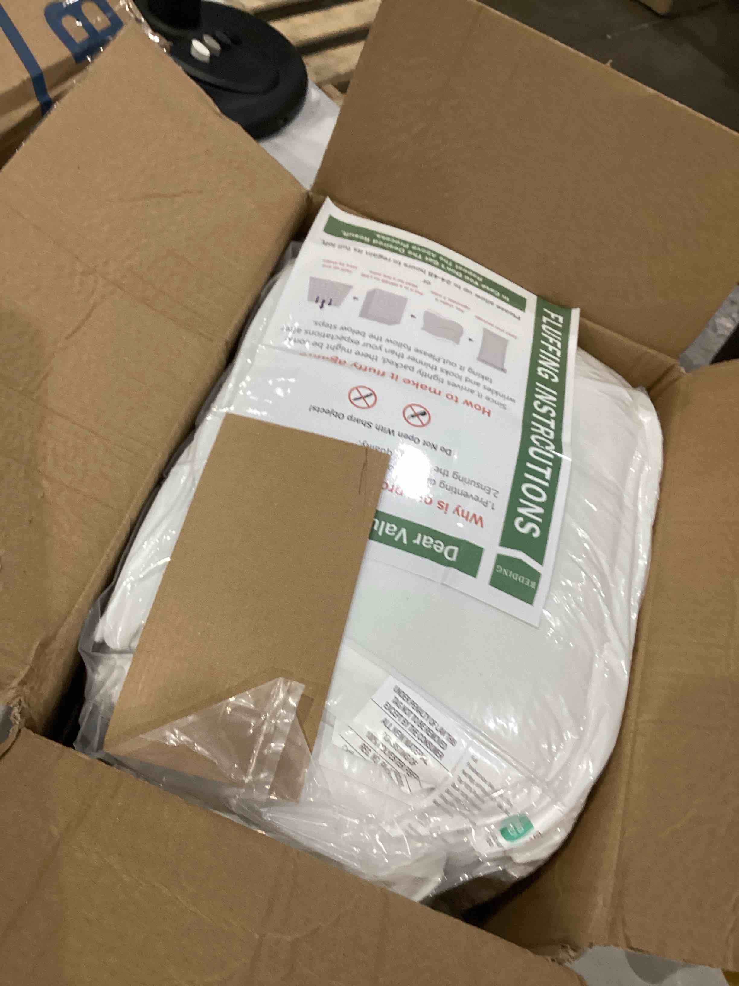 https://s3.amazonaws.com/lotting-images-prod/bidfta/RED4411813_1753290013775.jpeg