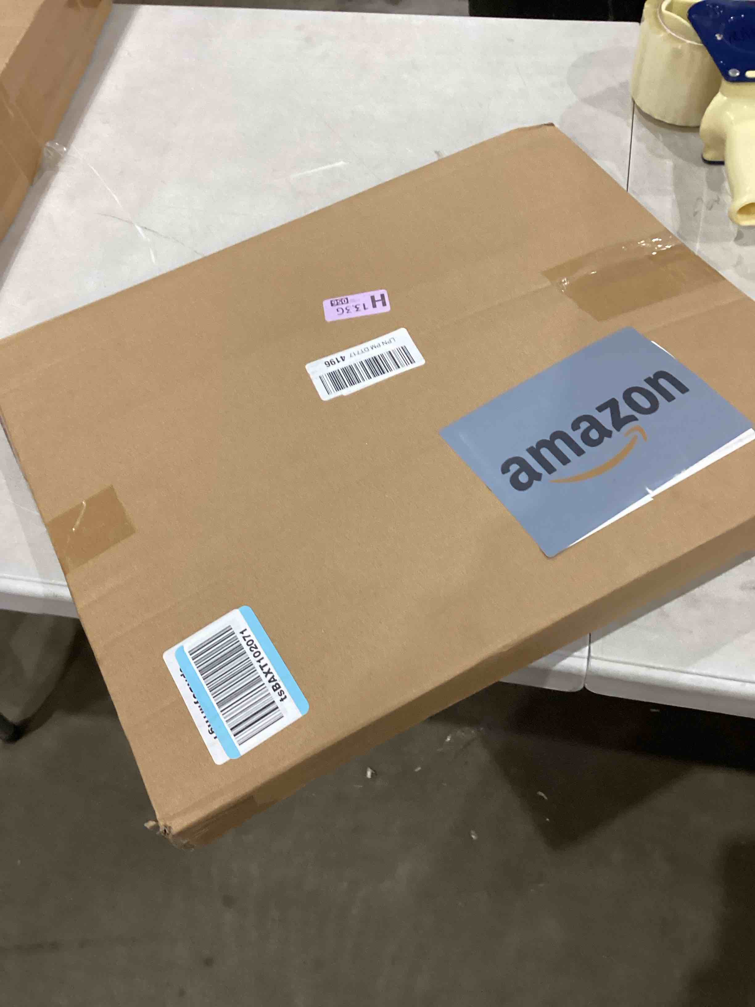 https://s3.amazonaws.com/lotting-images-prod/bidfta/RED4411816_1753290333227.jpeg