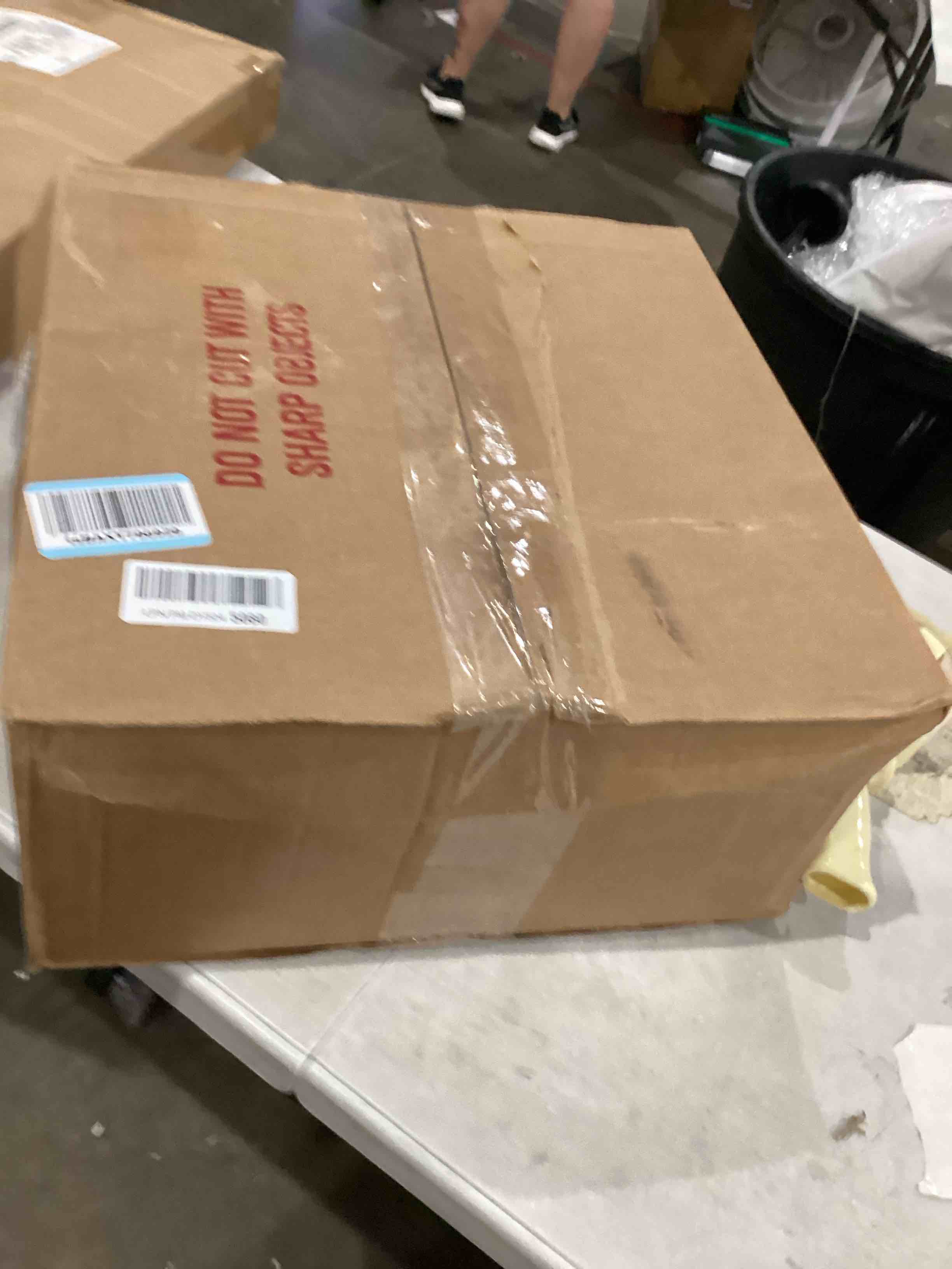 https://s3.amazonaws.com/lotting-images-prod/bidfta/RED4411817_1753290448300.jpeg