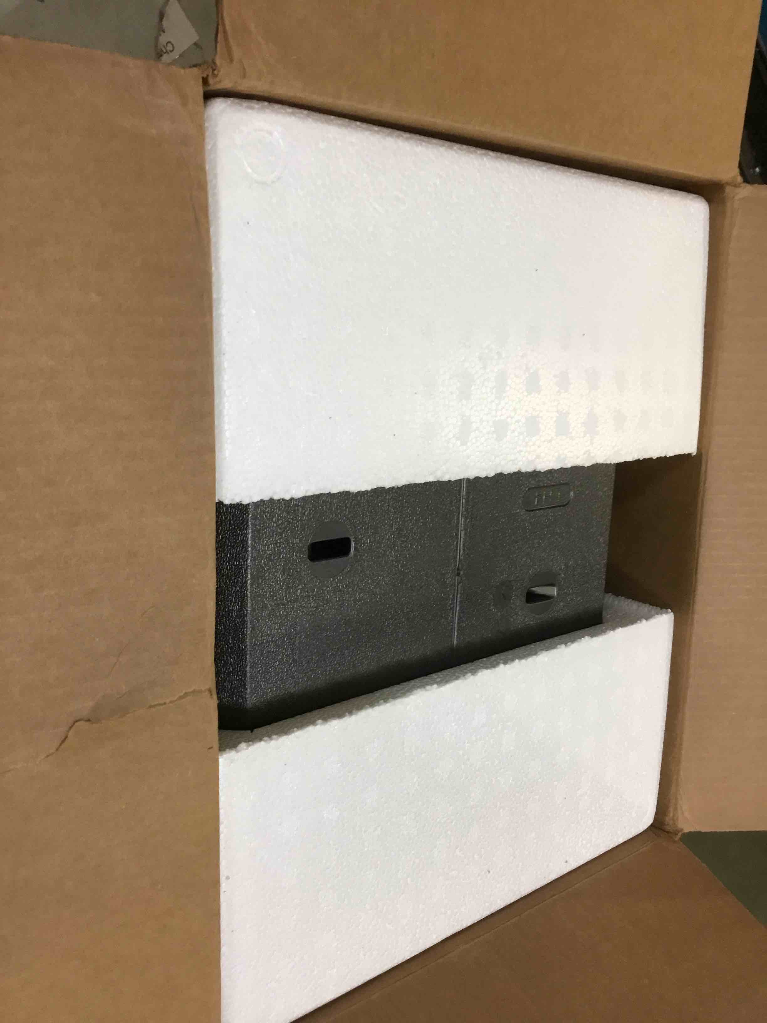 https://s3.amazonaws.com/lotting-images-prod/bidfta/RED4424983_1677156818271.jpeg