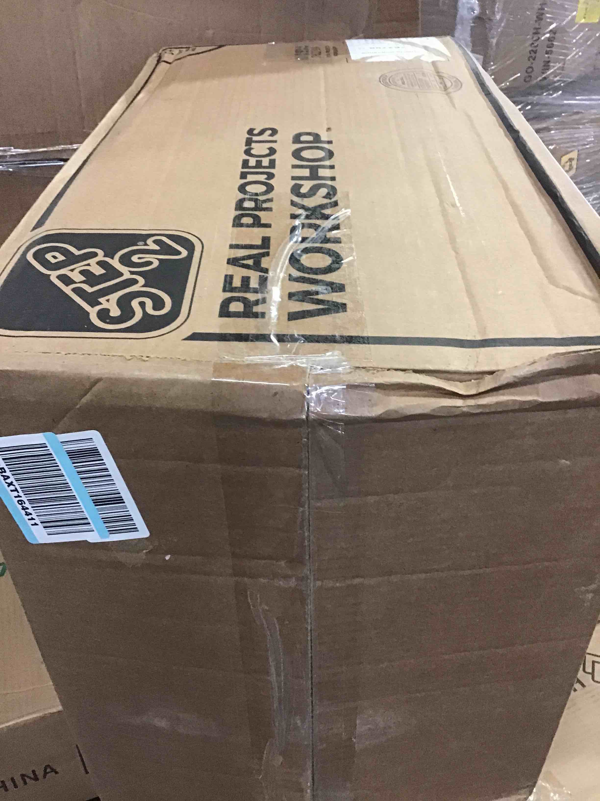 https://s3.amazonaws.com/lotting-images-prod/bidfta/RED4430013_1675873315854.jpeg