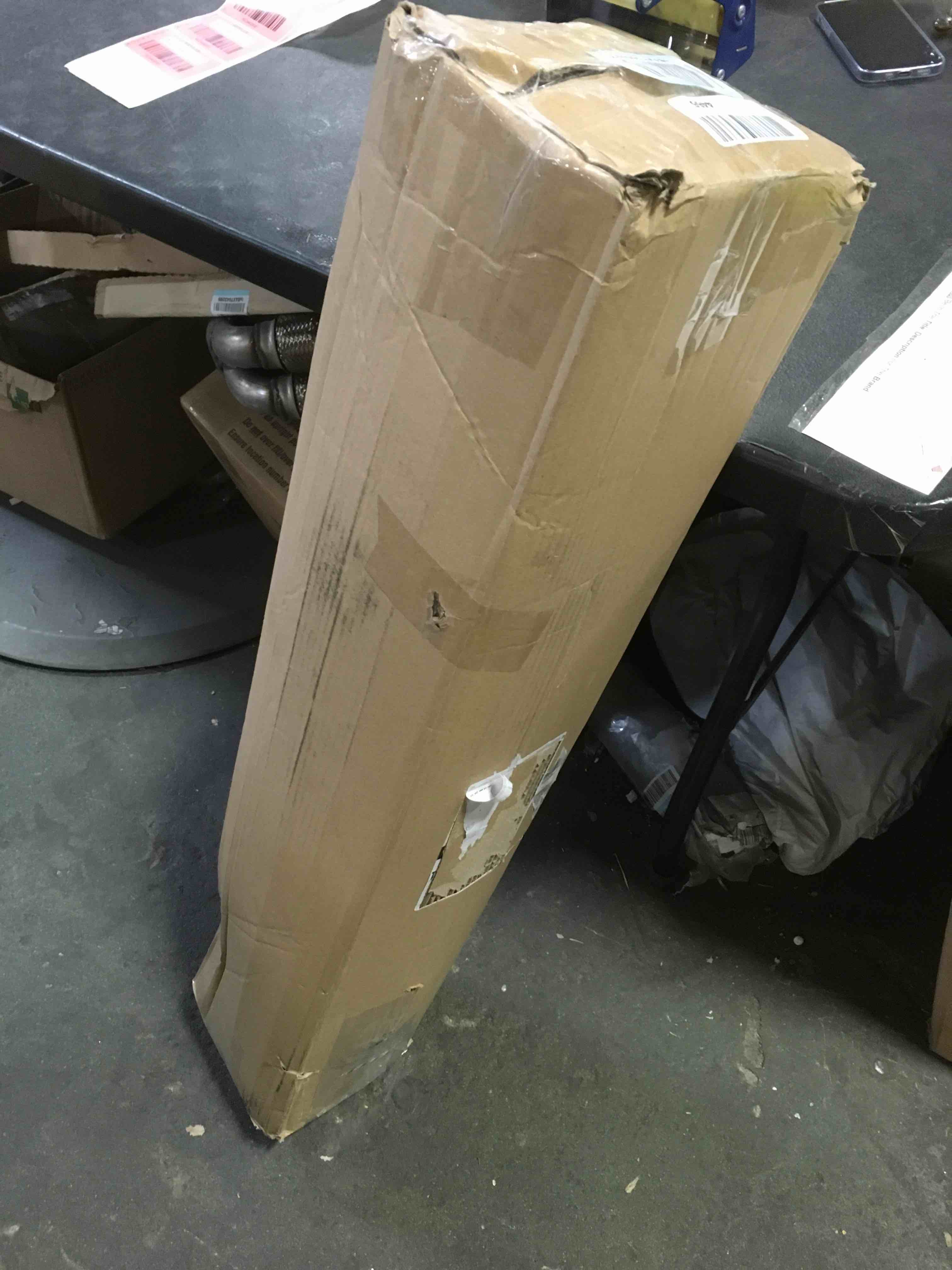 https://s3.amazonaws.com/lotting-images-prod/bidfta/RED4432930_1676668202597.jpeg