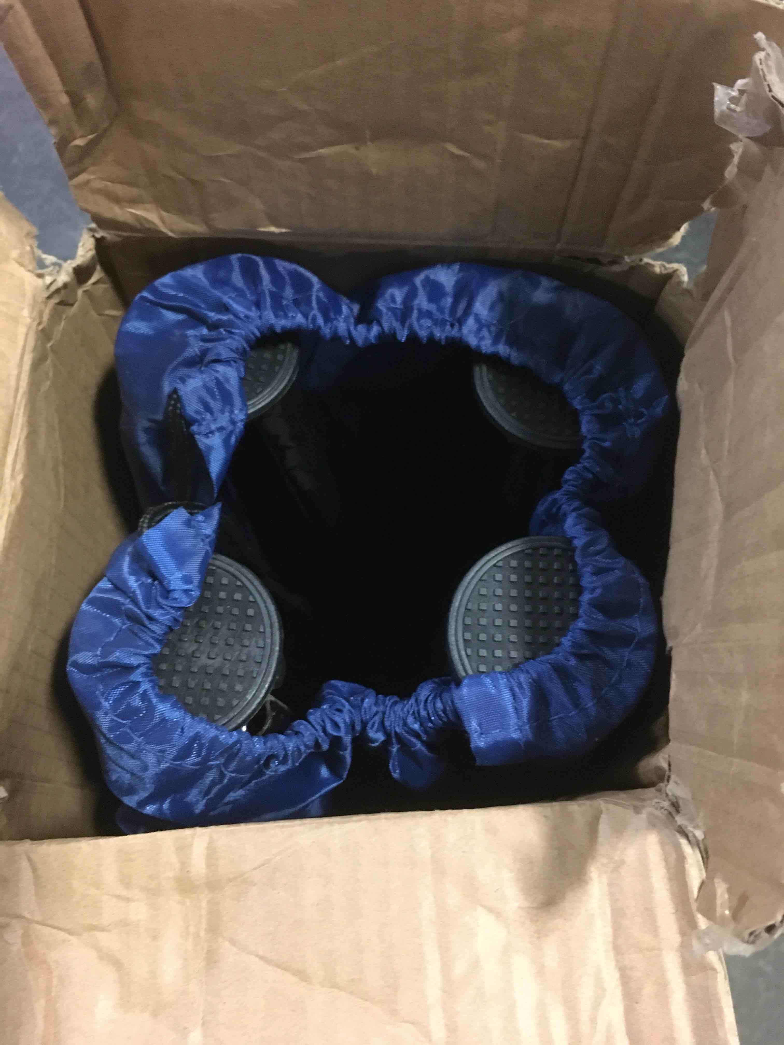 https://s3.amazonaws.com/lotting-images-prod/bidfta/RED4432930_1676668235025.jpeg