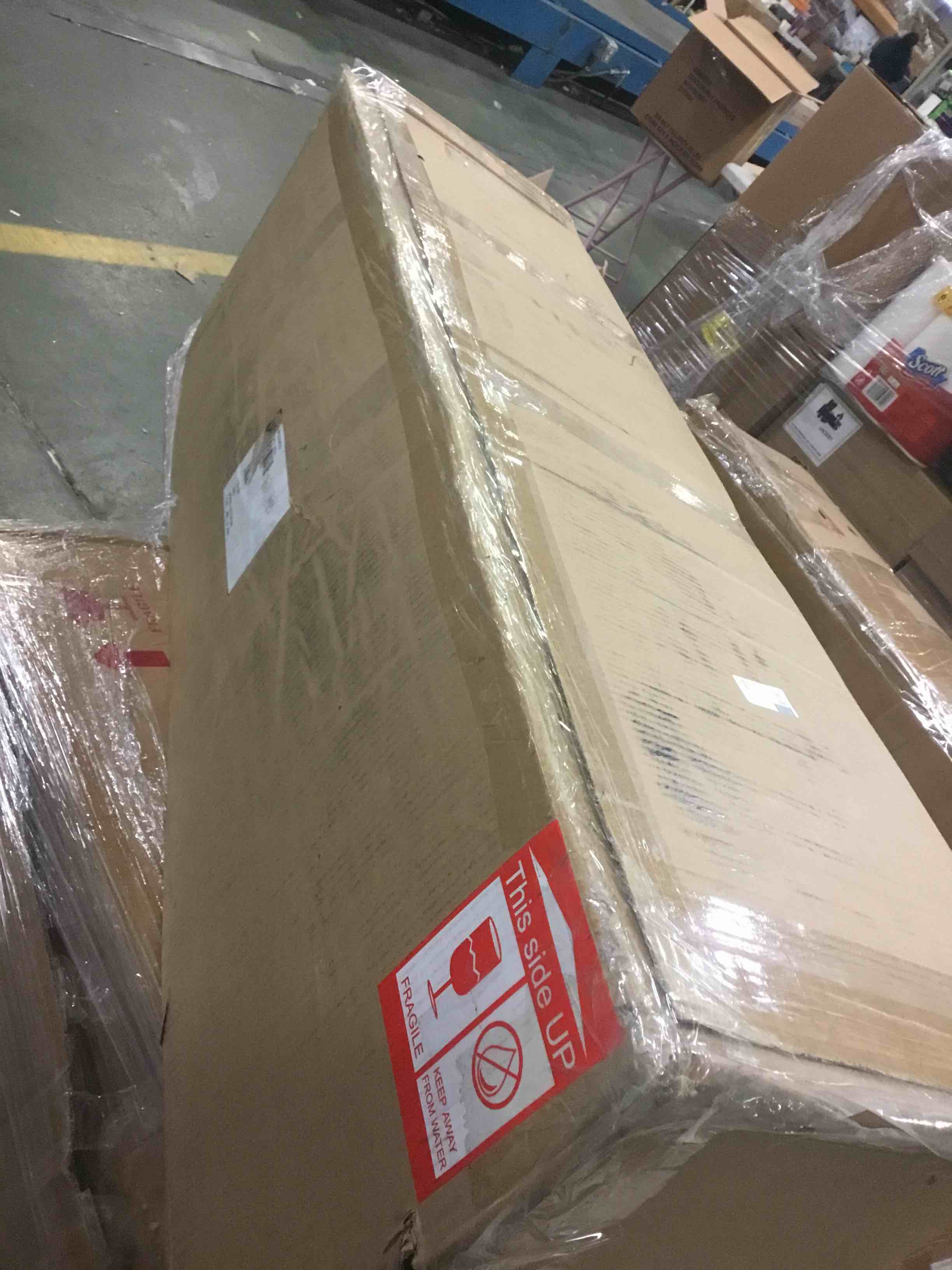https://s3.amazonaws.com/lotting-images-prod/bidfta/RED4434665_1676119091598.jpeg