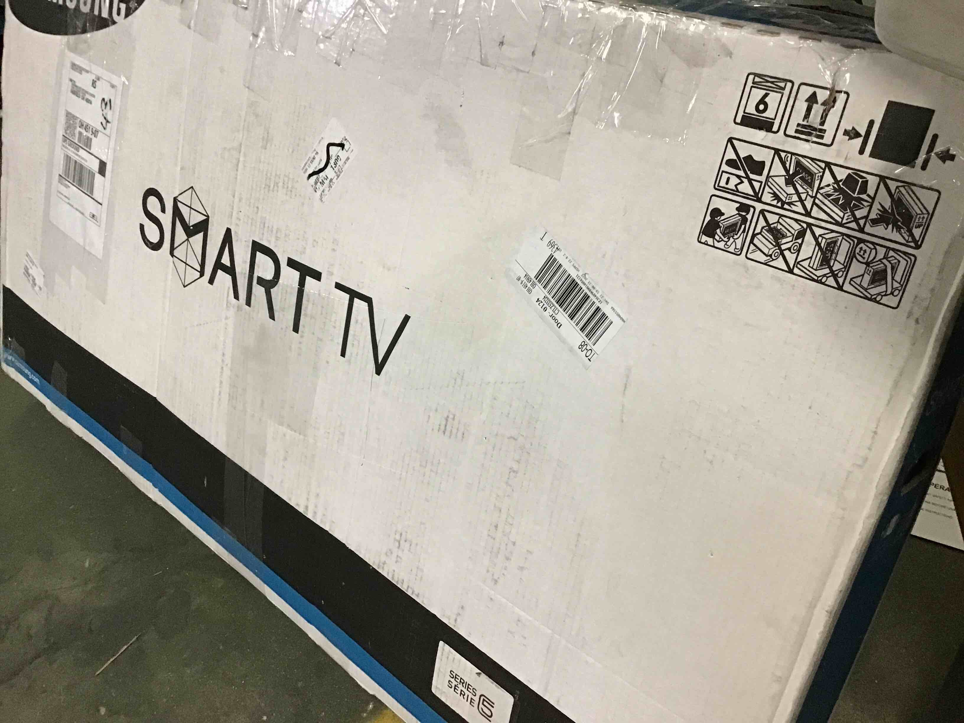 https://s3.amazonaws.com/lotting-images-prod/bidfta/RED4457913_1677704048143.jpeg
