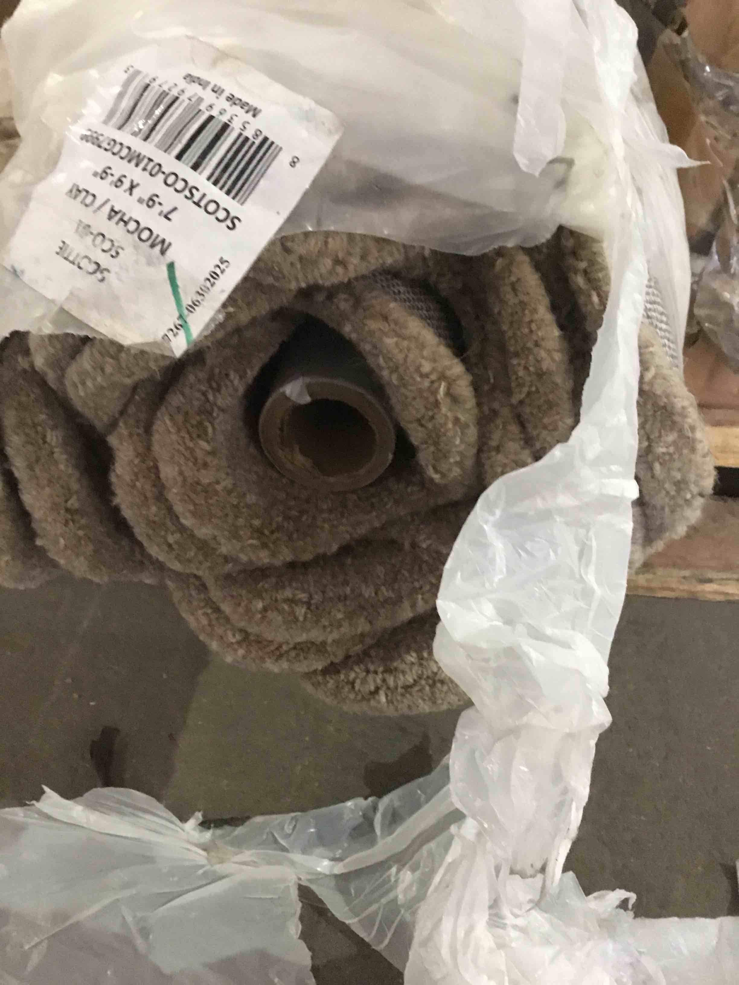 Condition photo showing Good Condition for loloi chris loves julia scottie collection sco-01 mocha/clay 7'-9" x 9'-9", .87" pile height, area rug