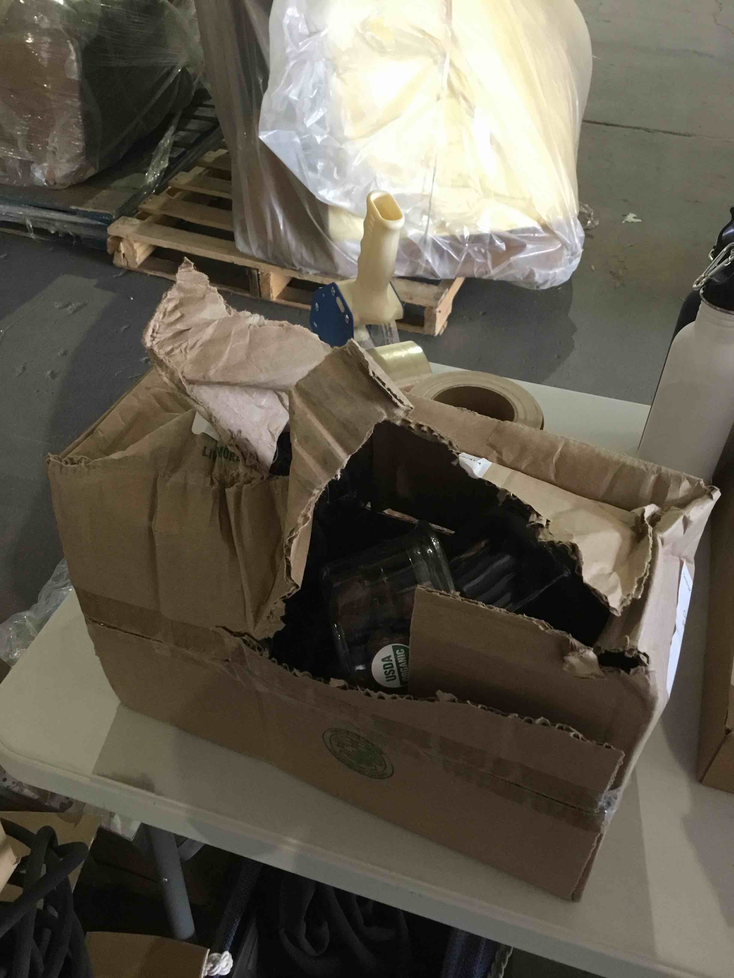https://s3.amazonaws.com/lotting-images-prod/bidfta/RED4467943_1778523667678.jpeg