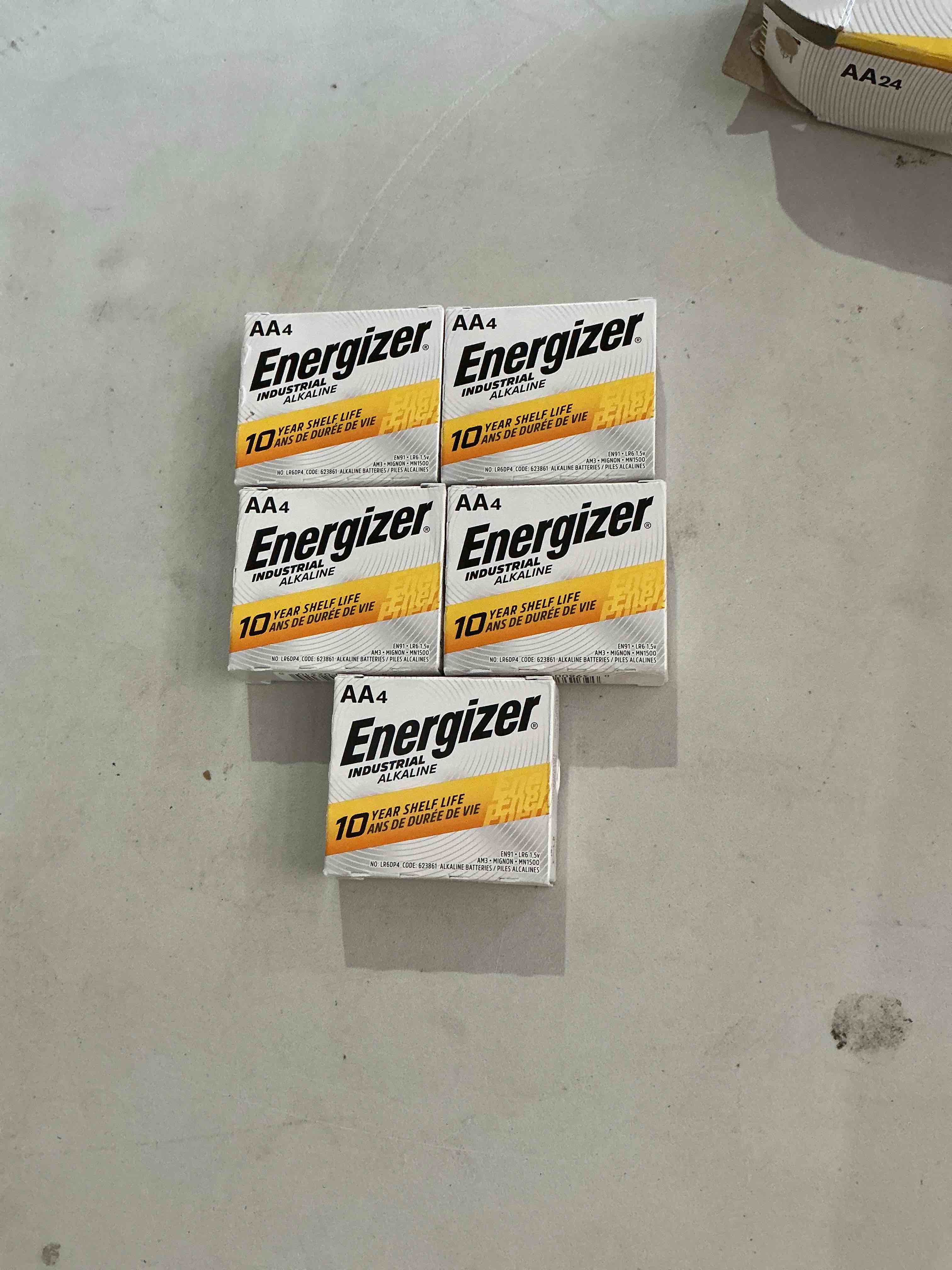 Condition photo showing Good Condition for energizer industrial alkaline aa batteries  24 count (missing one pack of 4, only 20 total) 