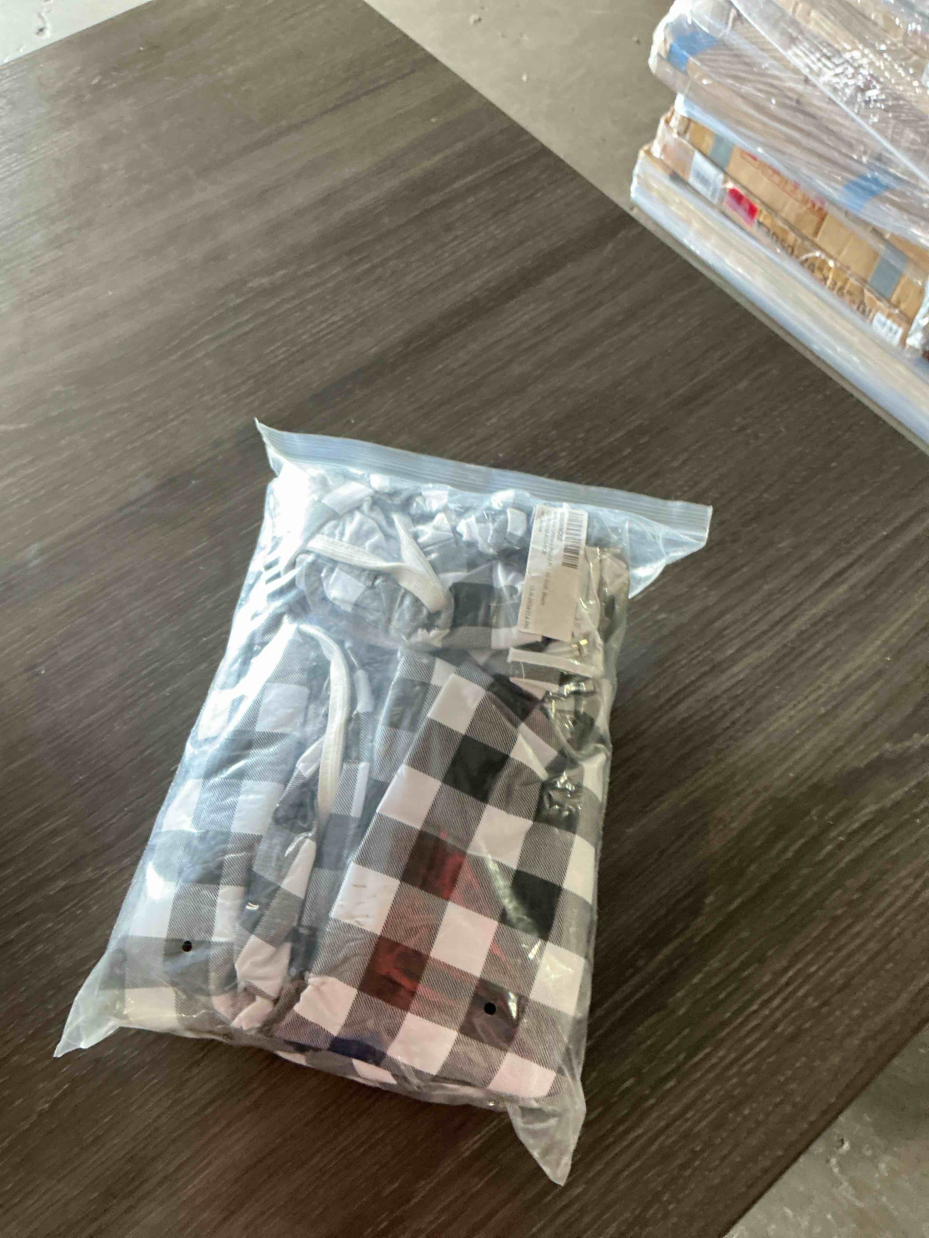  click to see full view                   4 videos sorfey round tablecloth -fitted with elastic, vinyl with flannel back, fits for table 60 inches round,water proof, easy to clean, checked black design