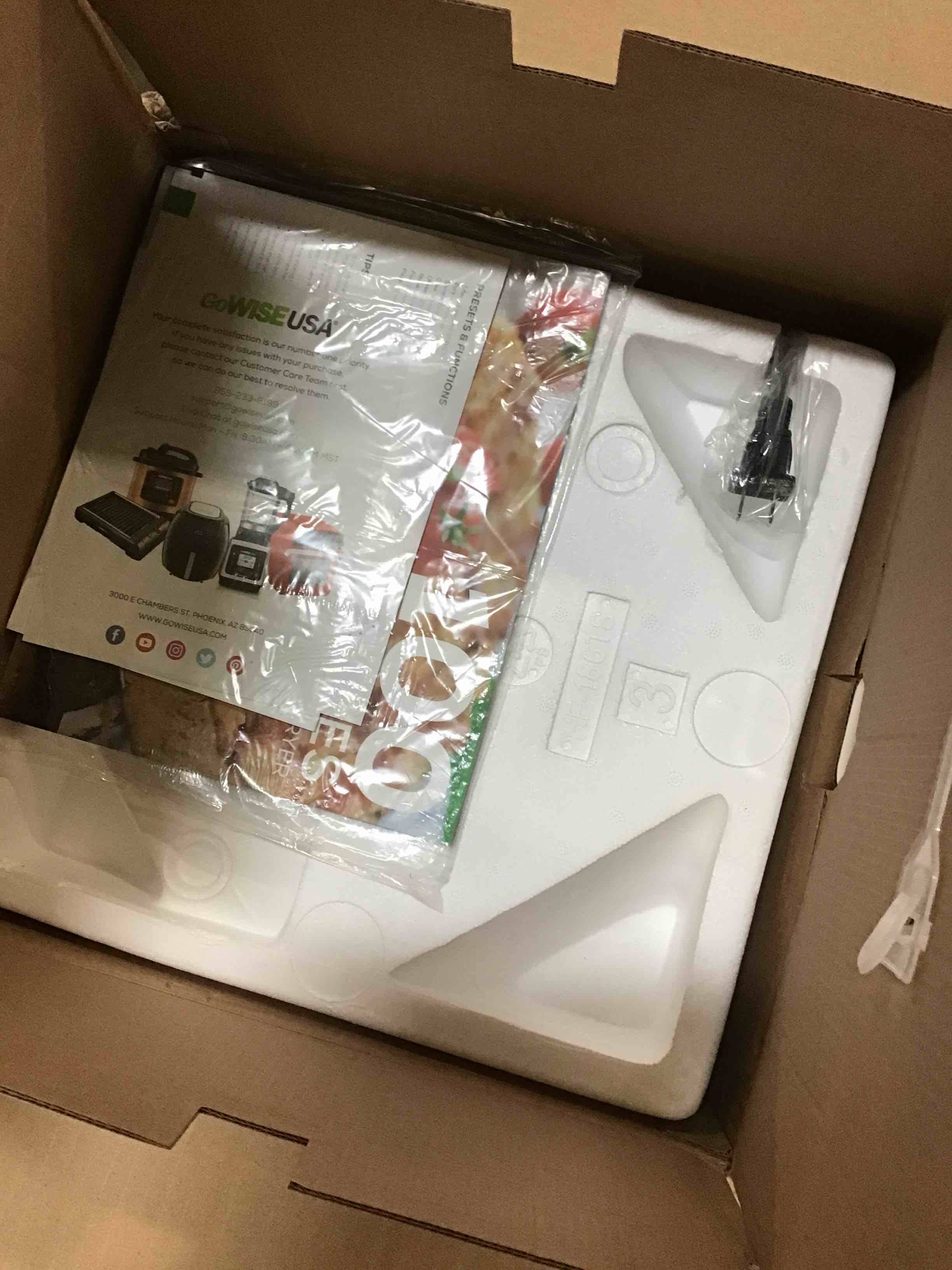 https://s3.amazonaws.com/lotting-images-prod/bidfta/RED4484897_1681822738300.jpeg