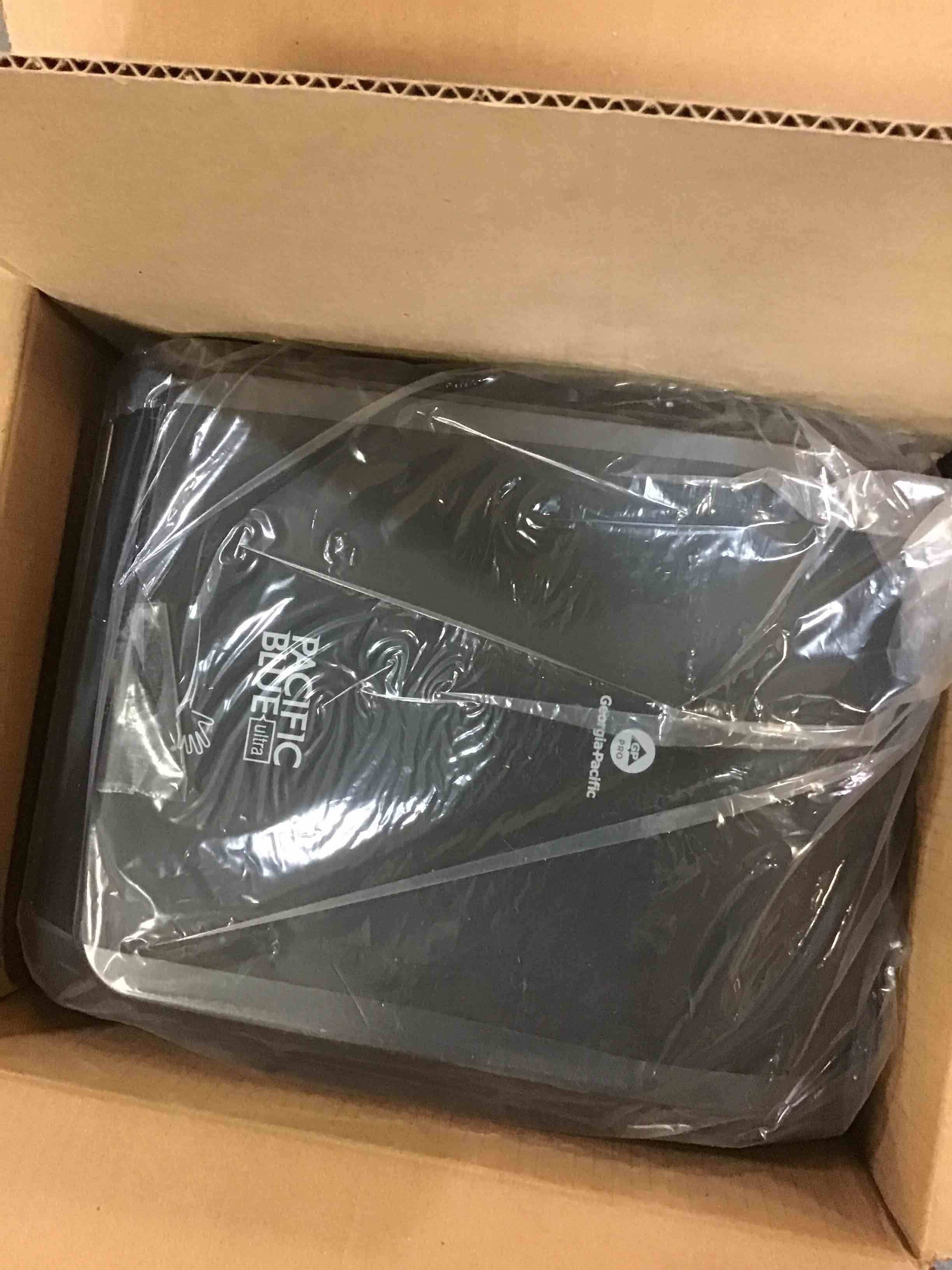 https://s3.amazonaws.com/lotting-images-prod/bidfta/RED4485366_1682013160684.jpeg