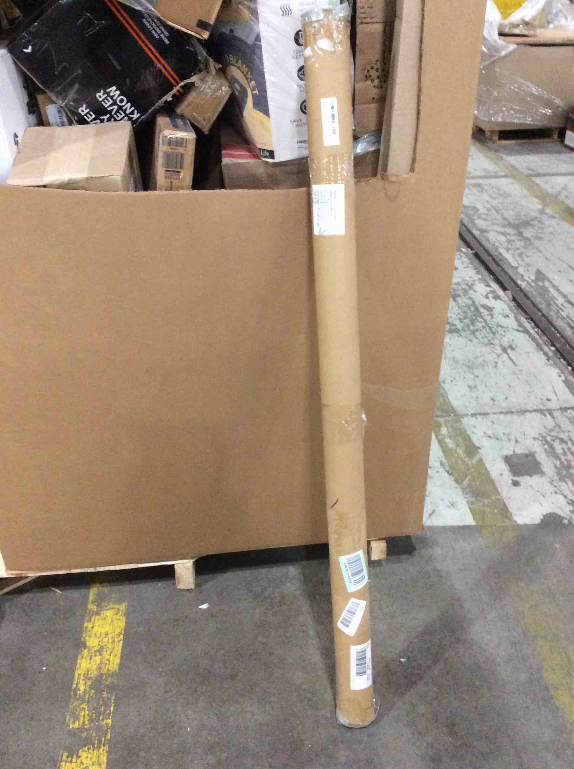 https://s3.amazonaws.com/lotting-images-prod/bidfta/RED4517658_1681486659346.jpeg