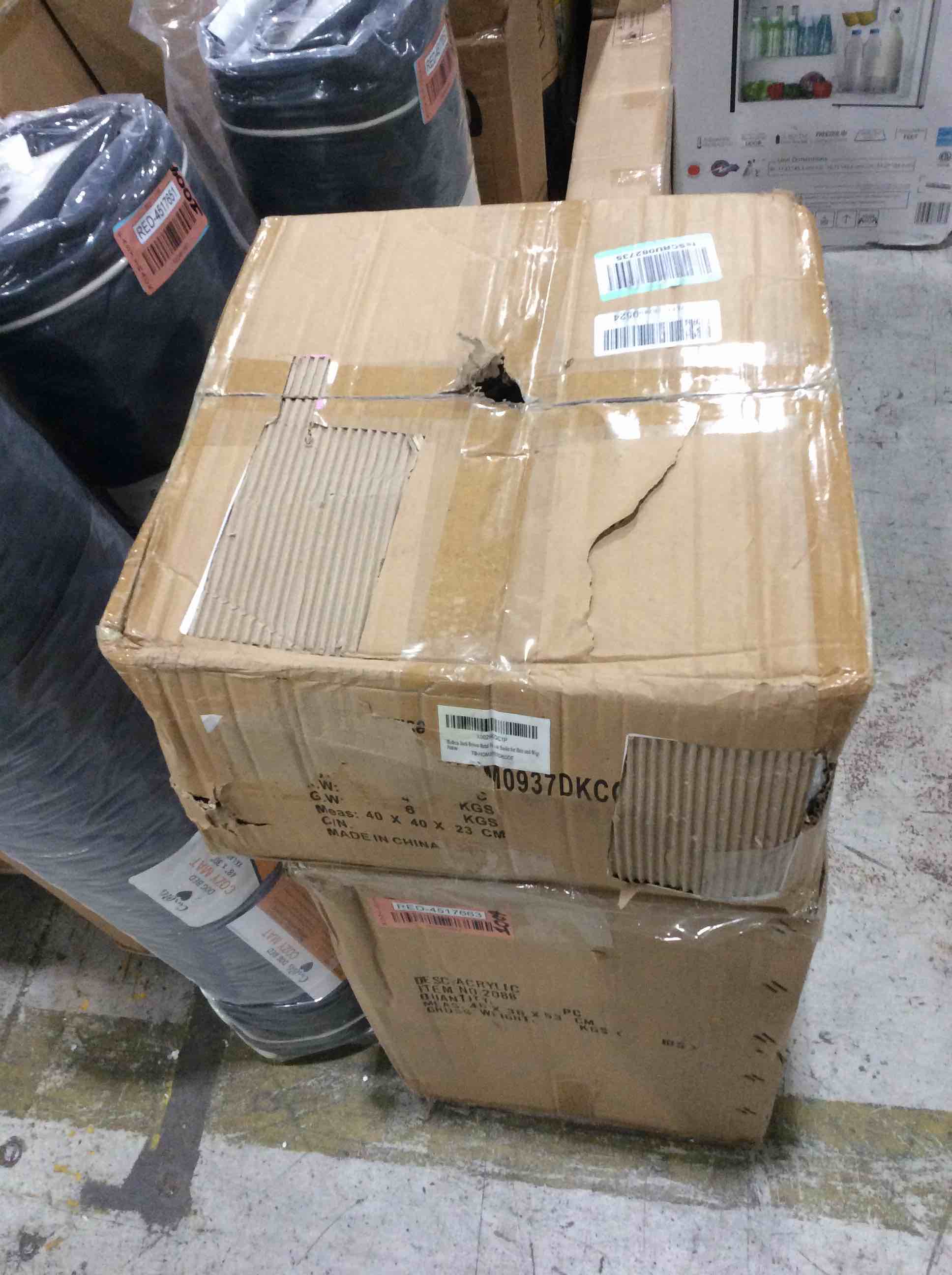 https://s3.amazonaws.com/lotting-images-prod/bidfta/RED4517666_1681489015142.jpeg